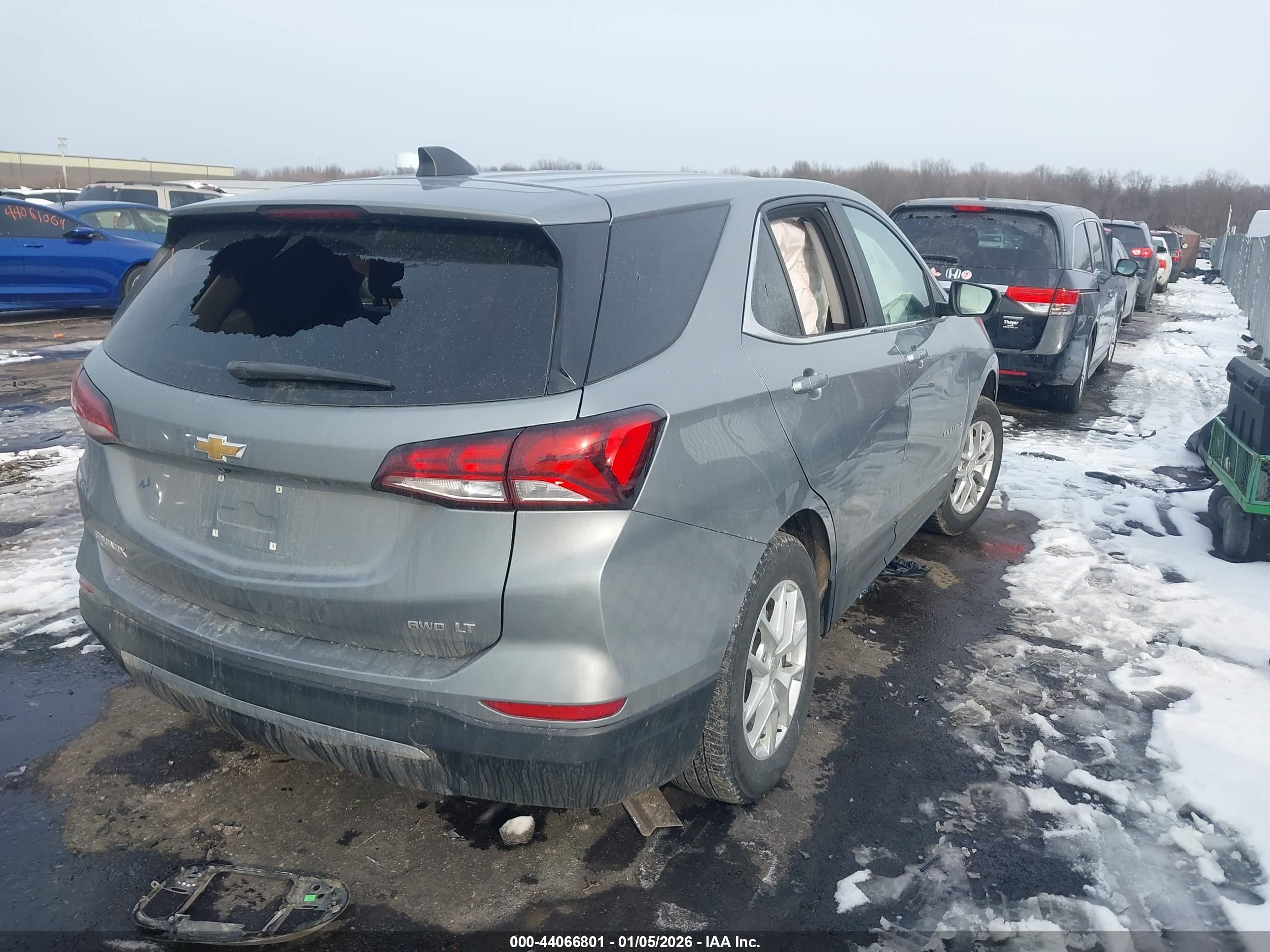 CHEVROLET EQUINOX image 4
