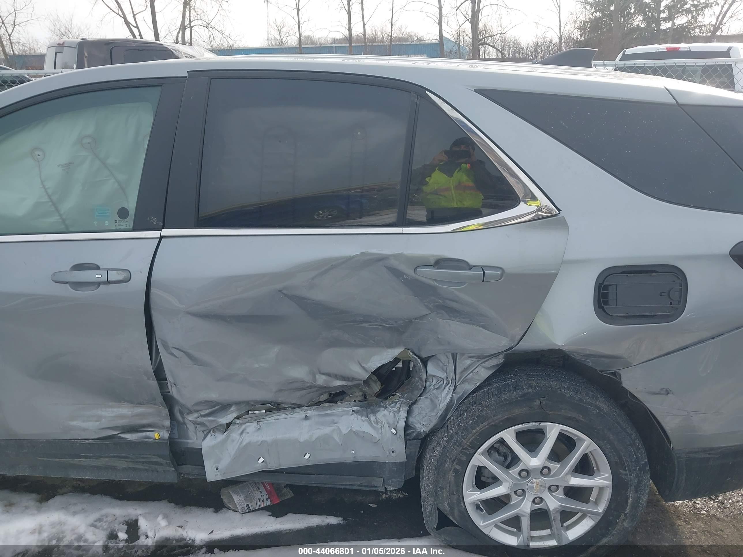 CHEVROLET EQUINOX image 6