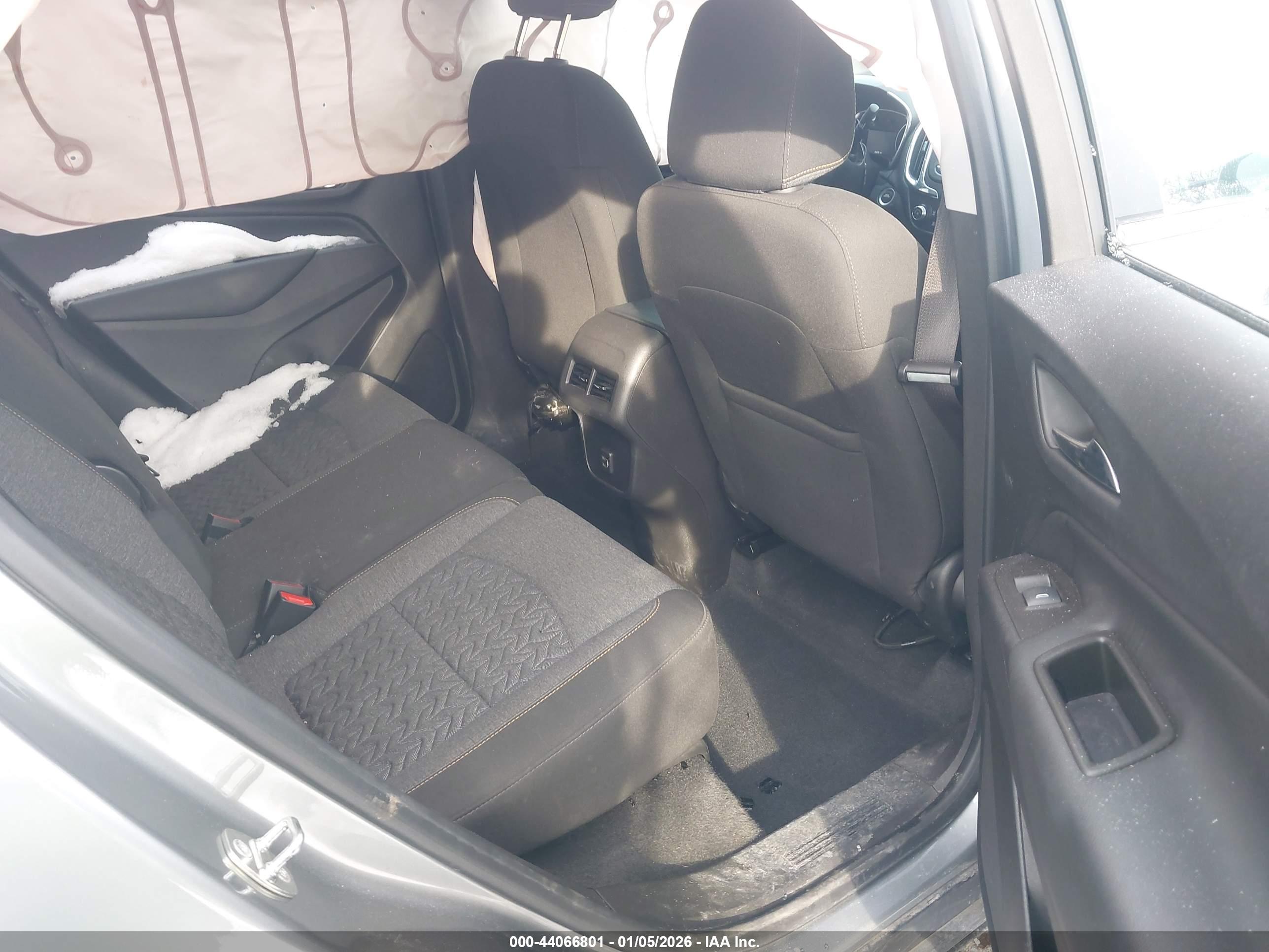 CHEVROLET EQUINOX image 8