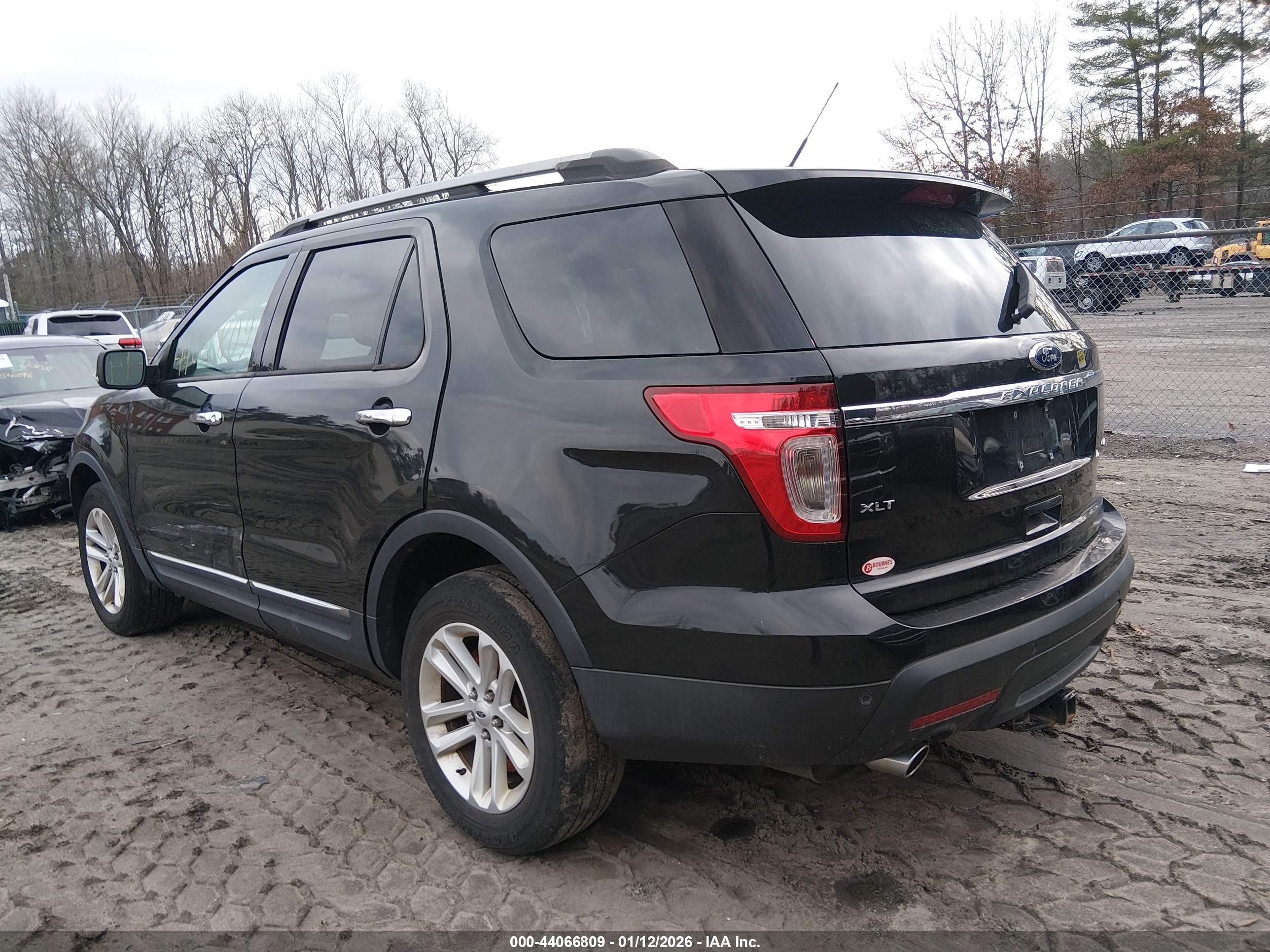 FORD EXPLORER image 3