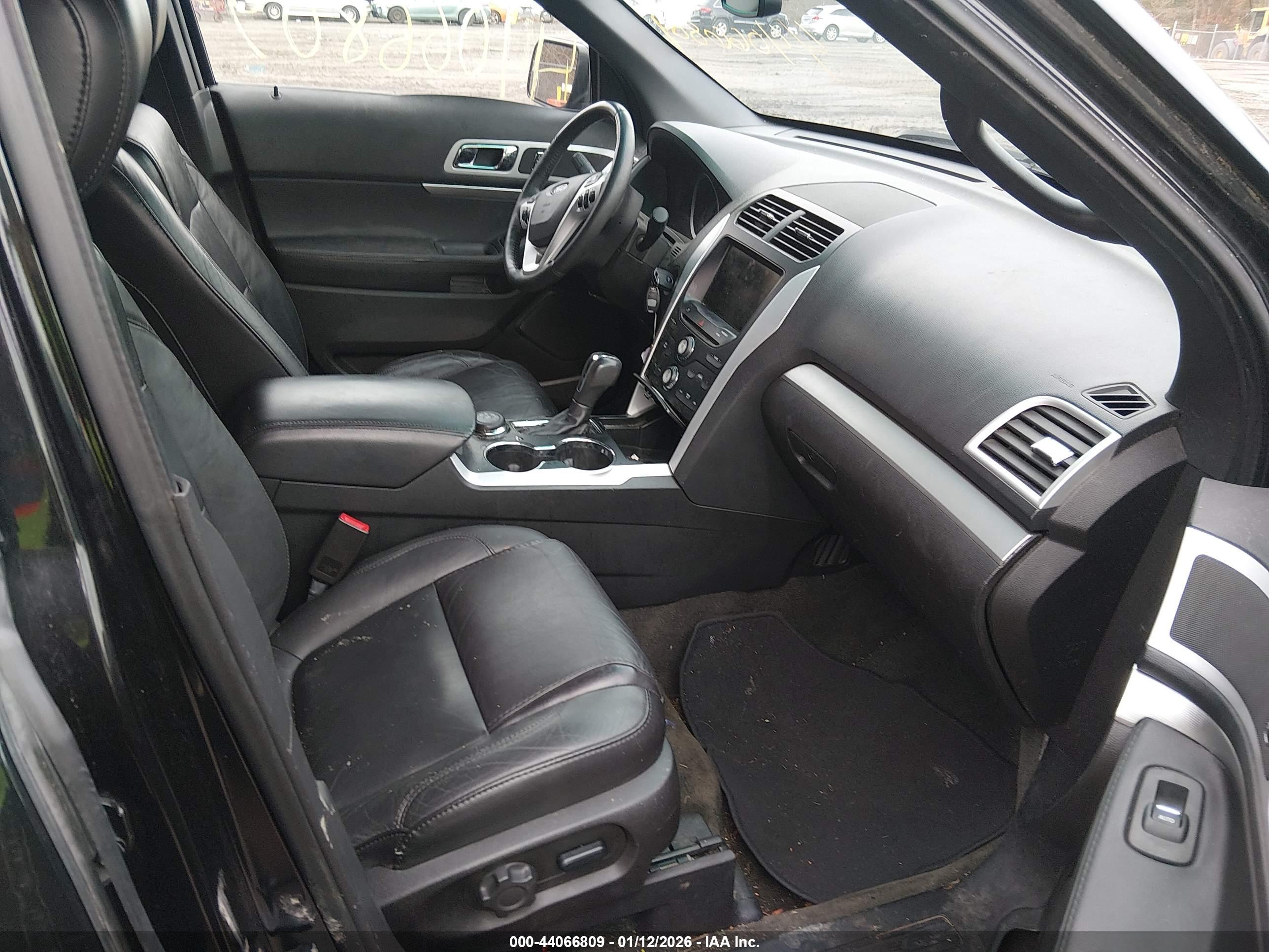 FORD EXPLORER image 5