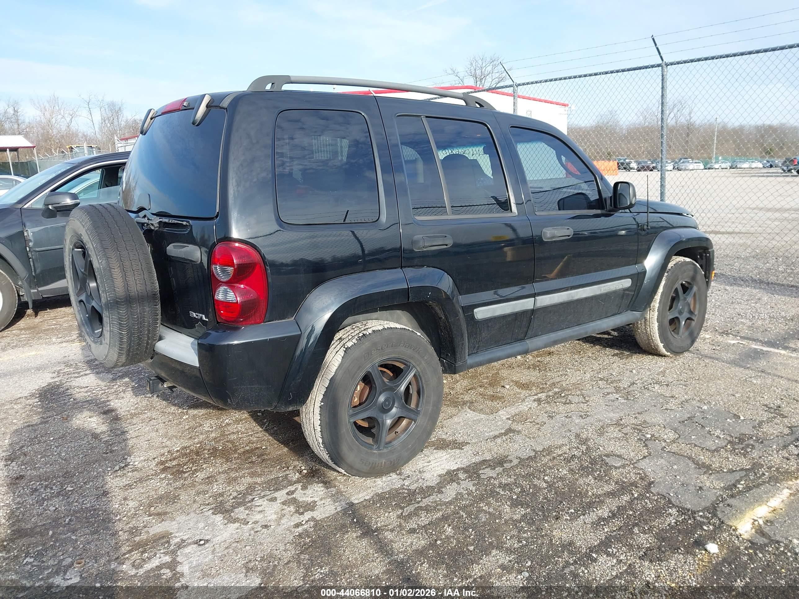 JEEP LIBERTY image 4