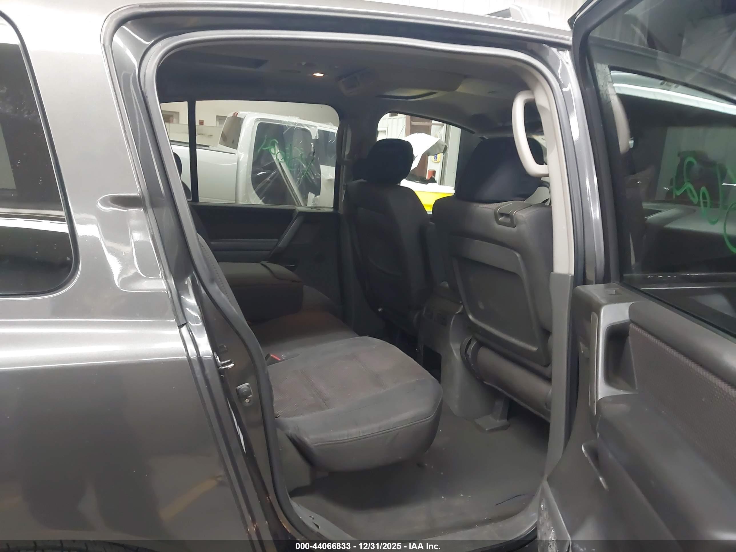 NISSAN ARMADA image 8