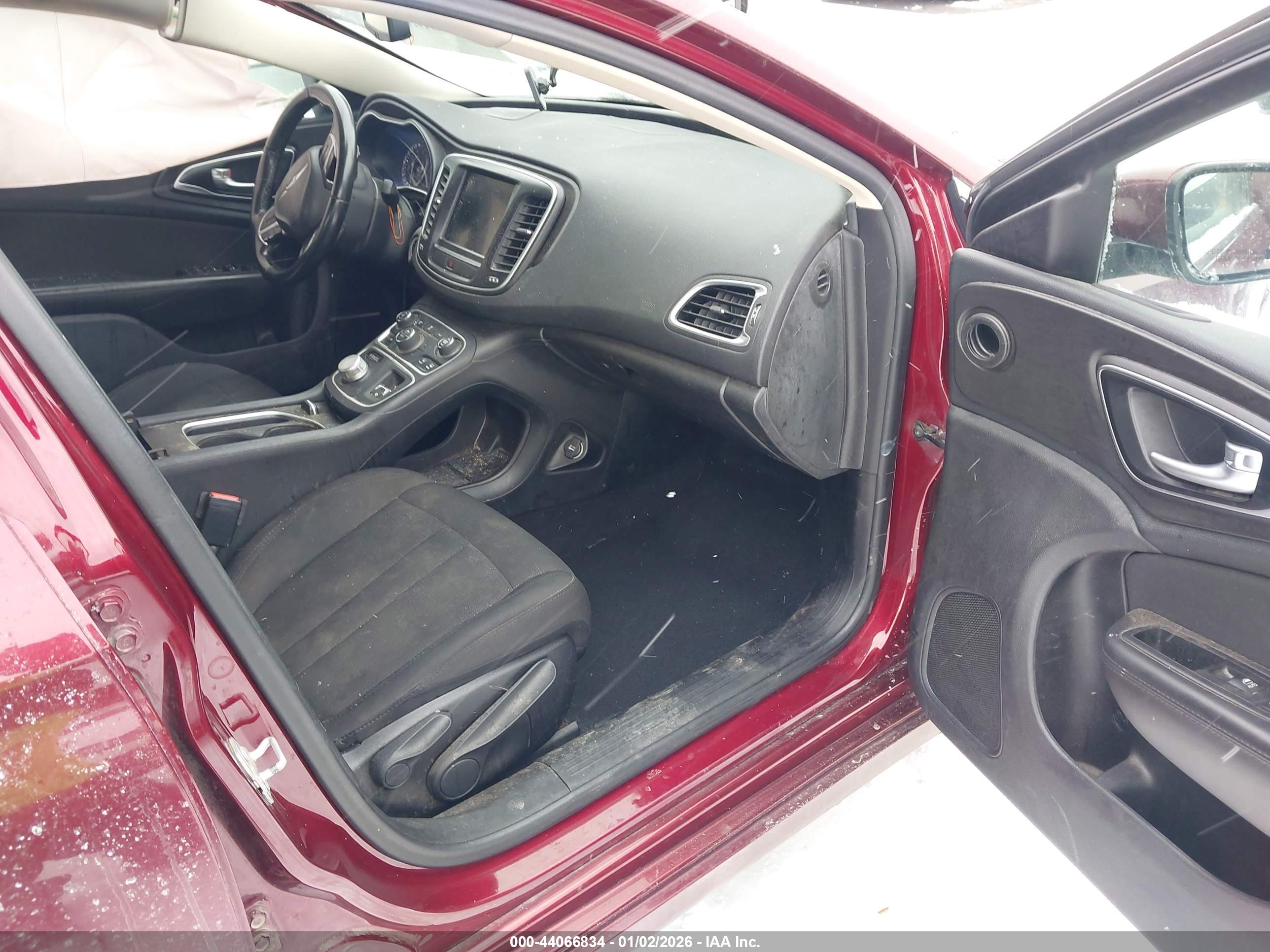 CHRYSLER 200 image 5