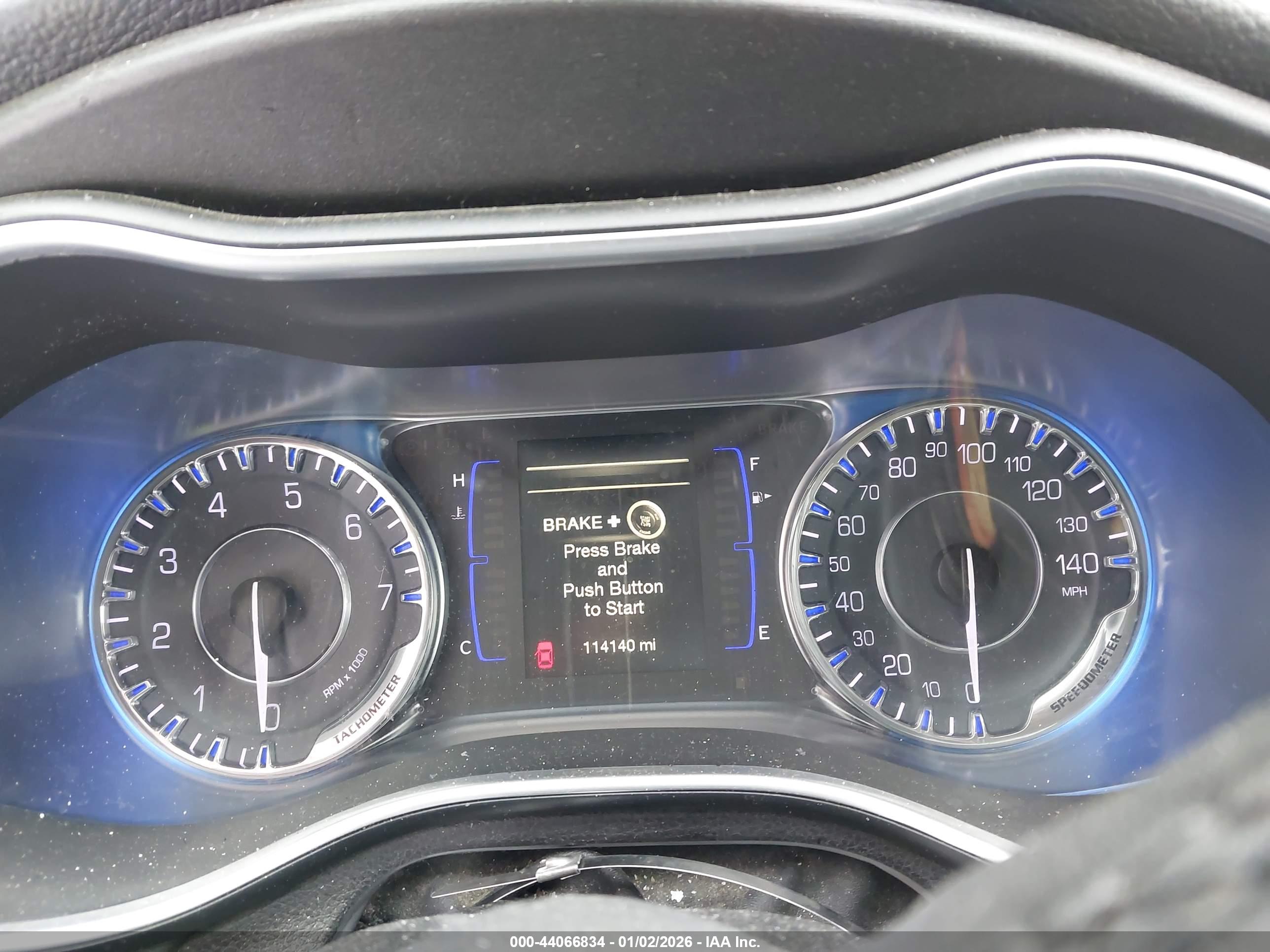 CHRYSLER 200 image 7