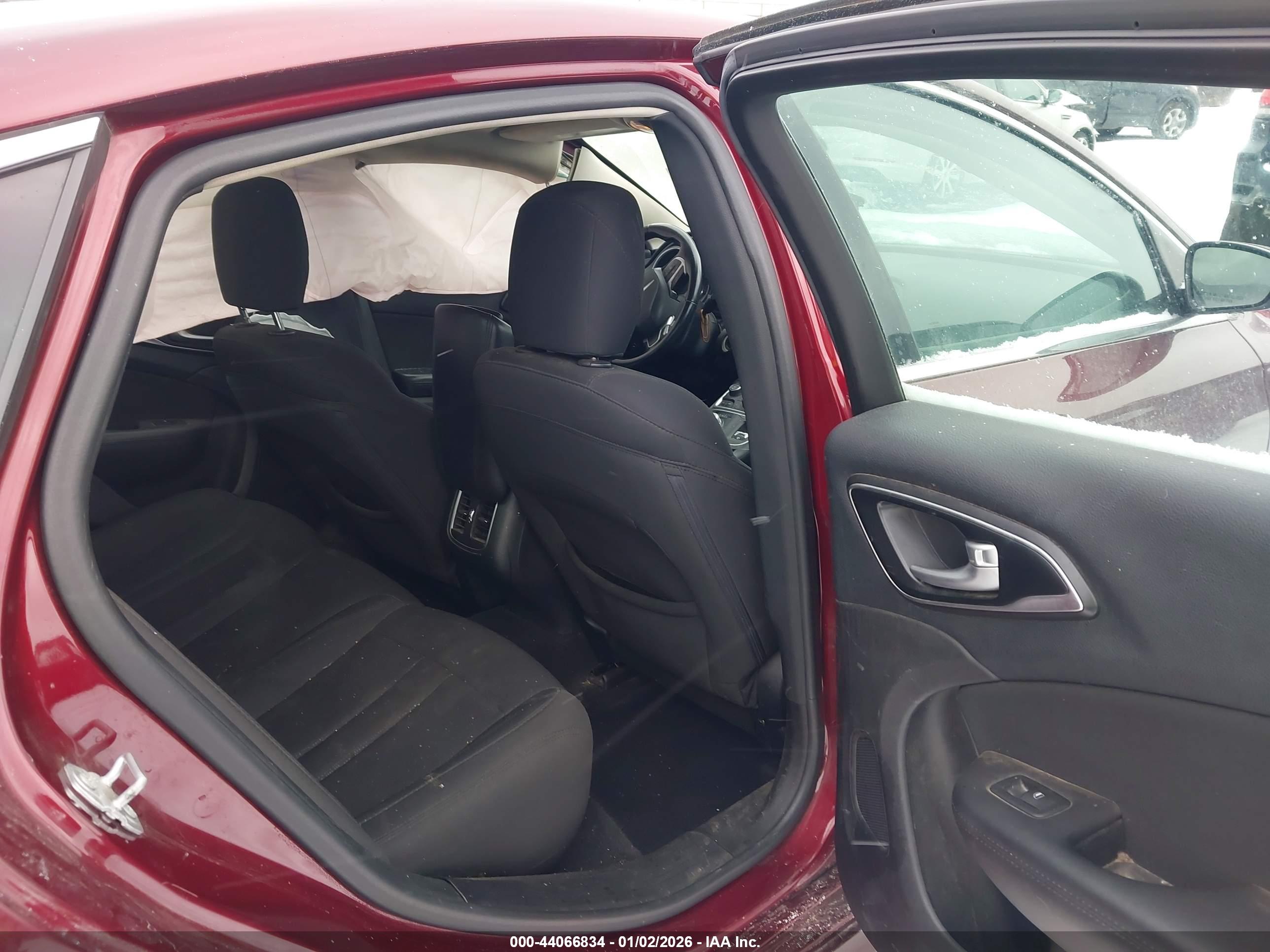 CHRYSLER 200 image 8