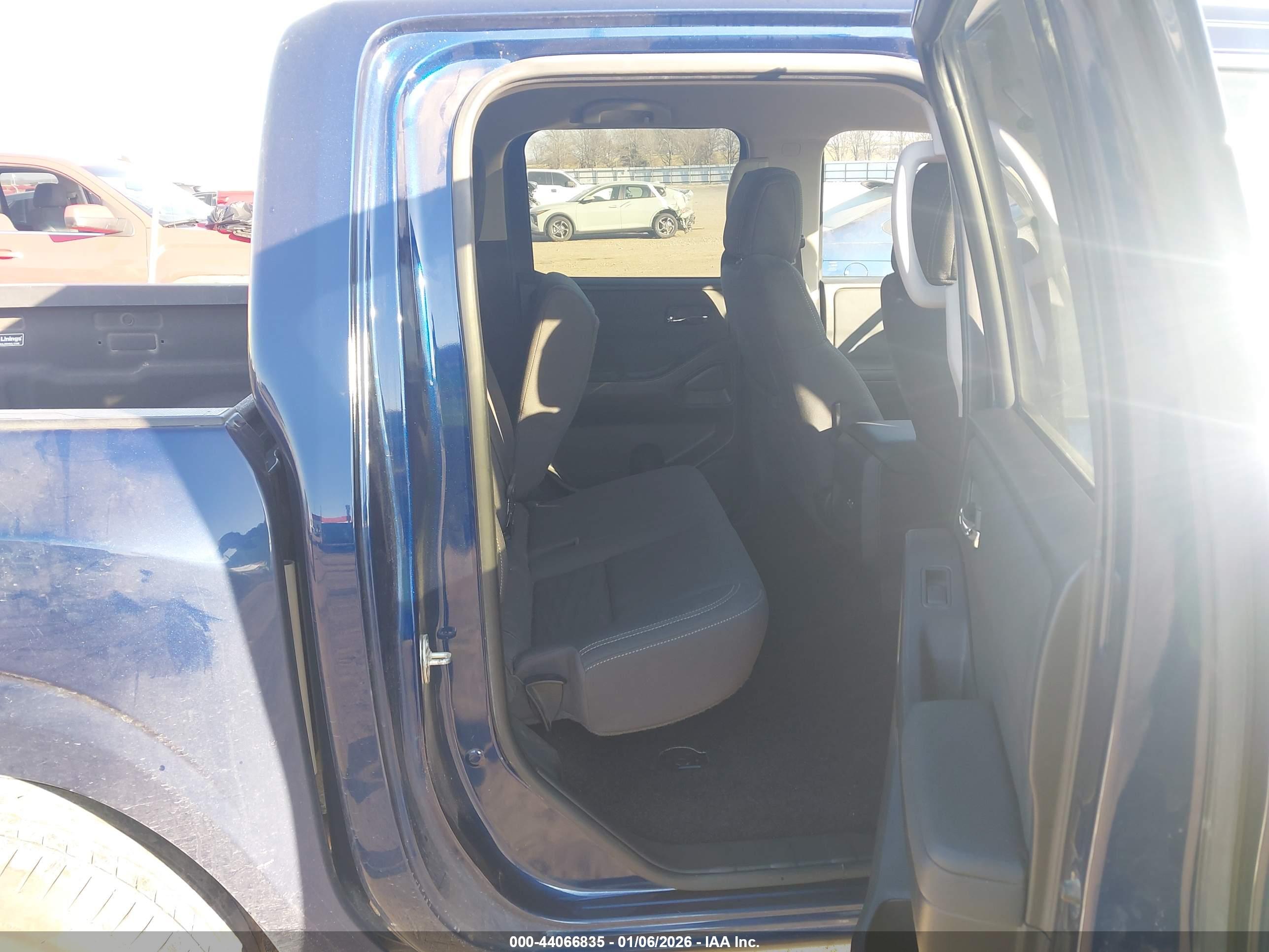 NISSAN FRONTIER image 8