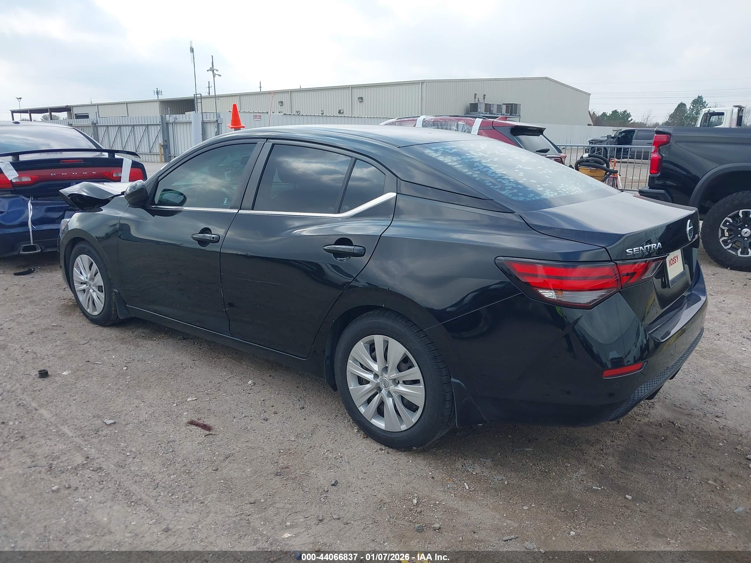 NISSAN SENTRA image 3