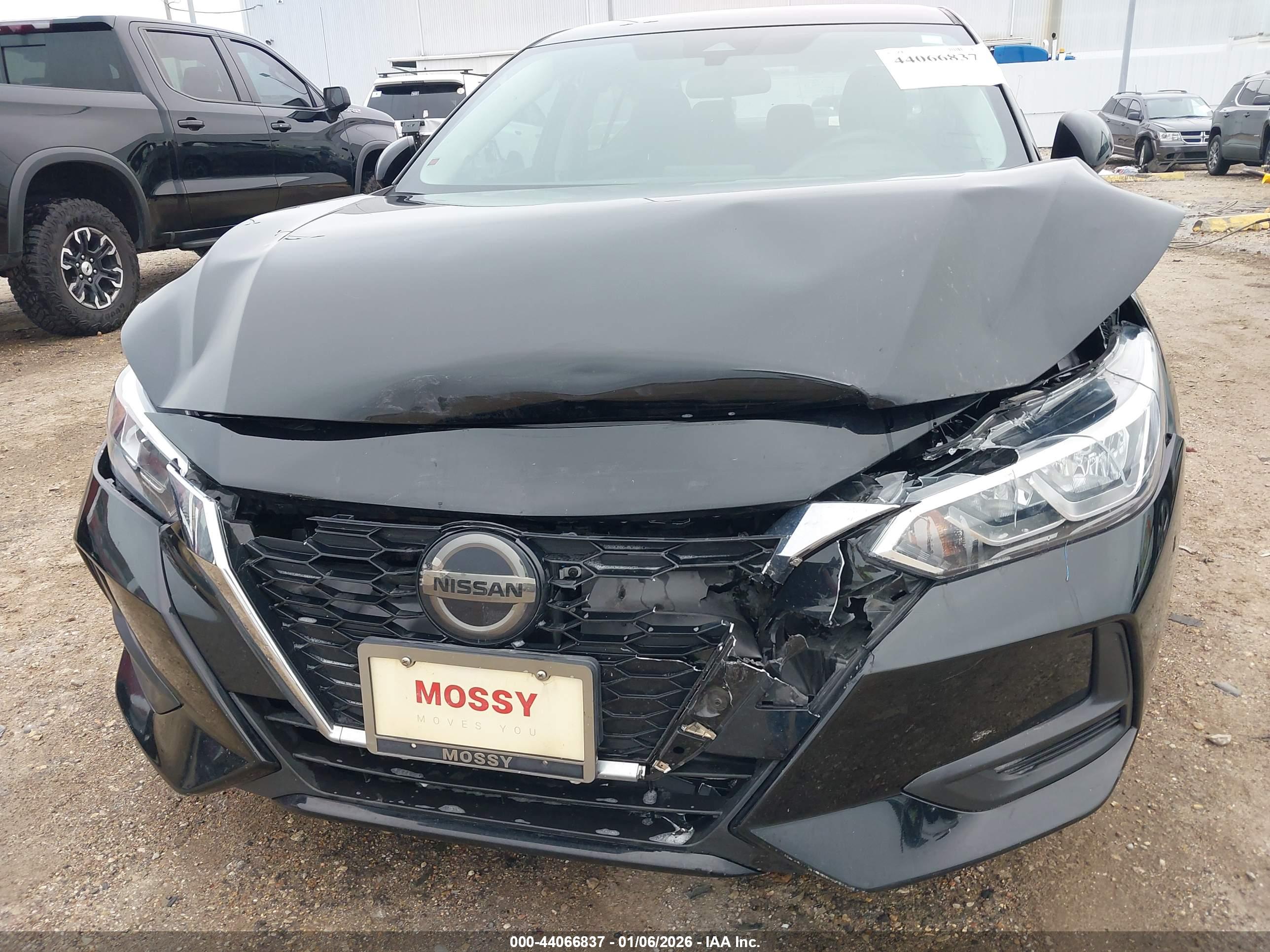 NISSAN SENTRA image 6