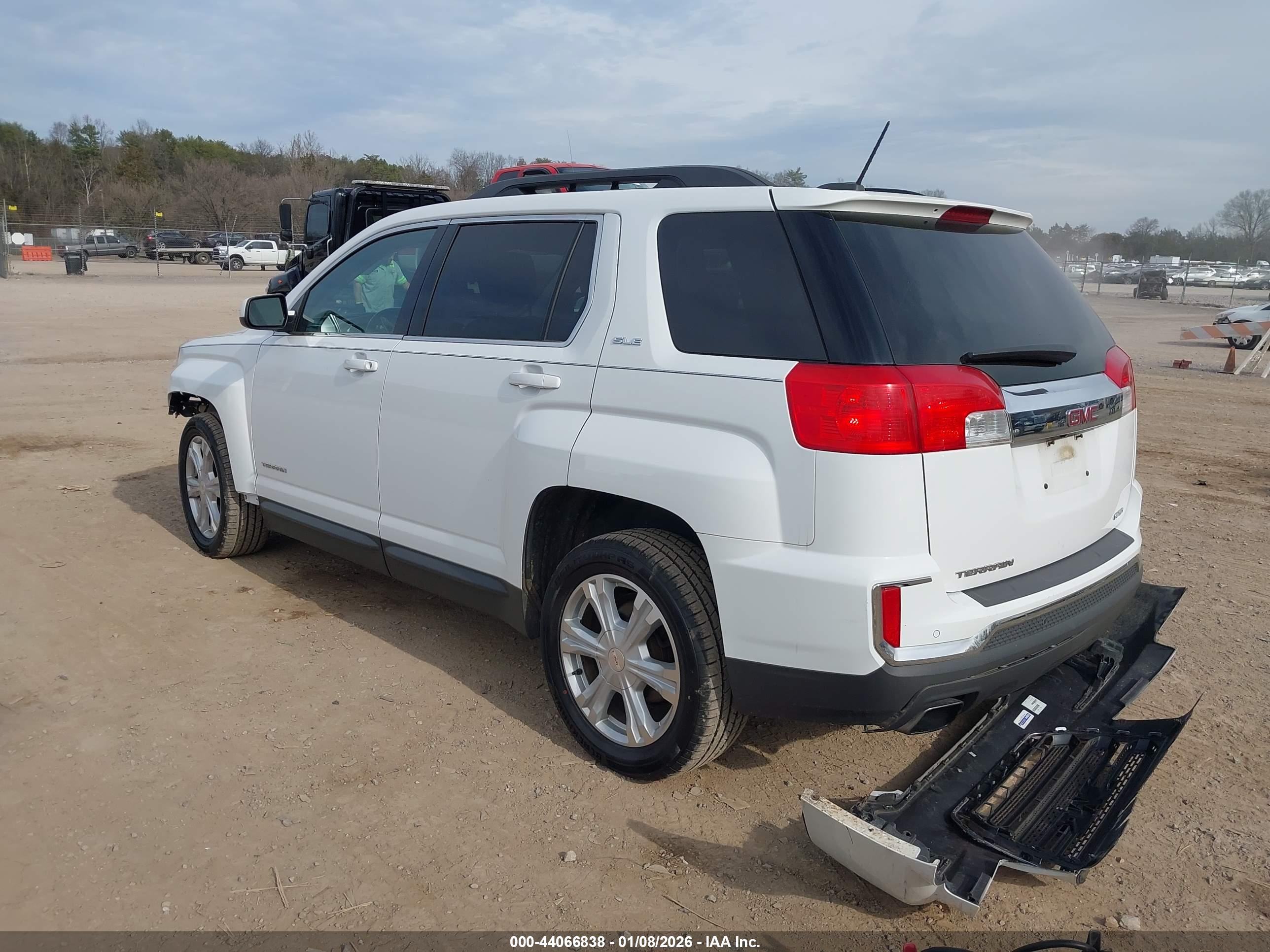 GMC TERRAIN image 3