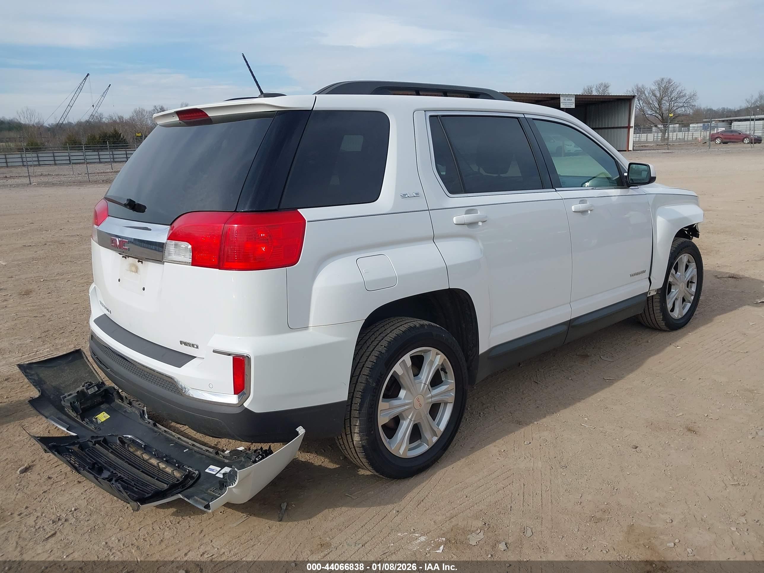 GMC TERRAIN image 4