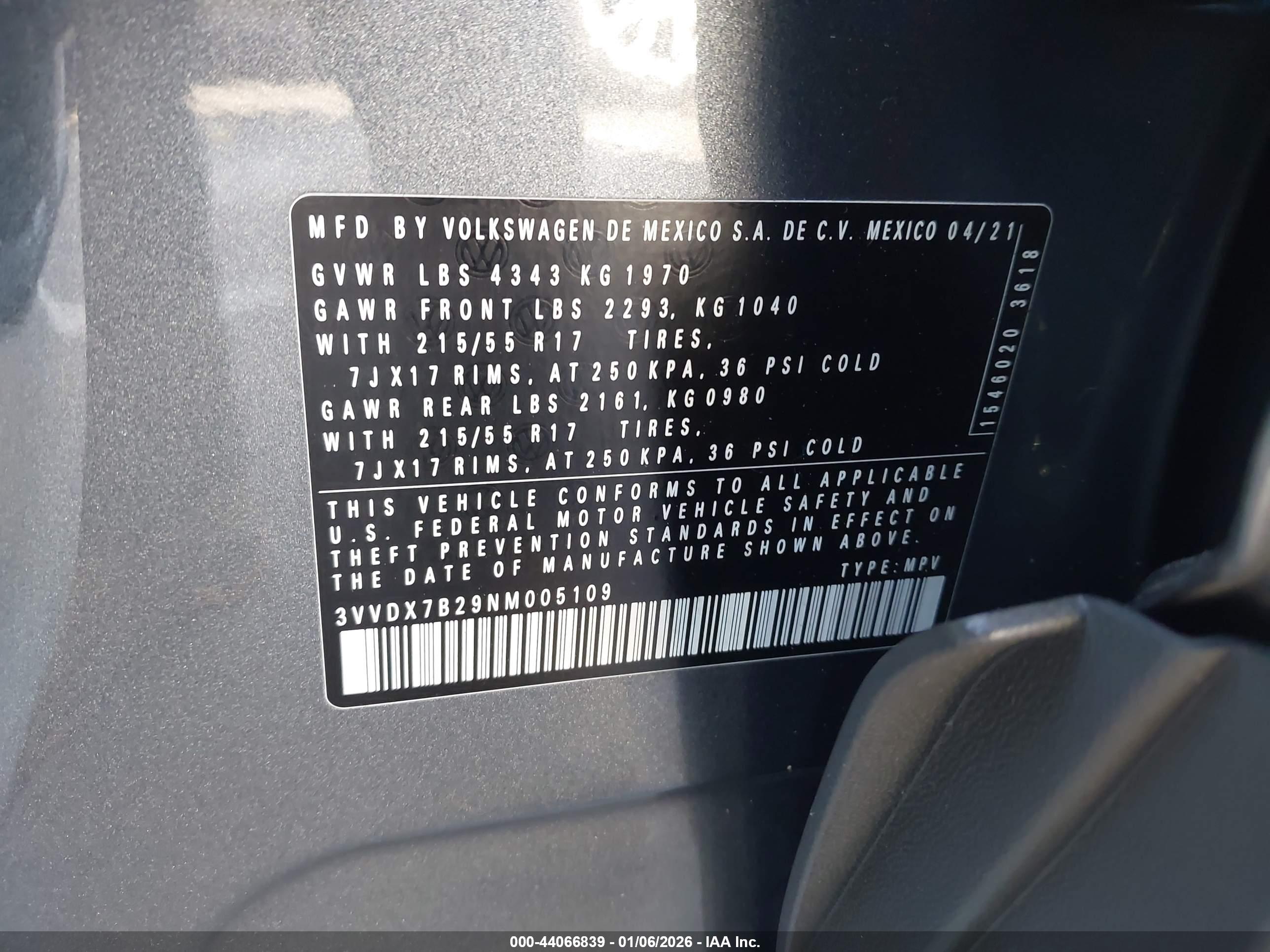 VOLKSWAGEN TAOS image 9