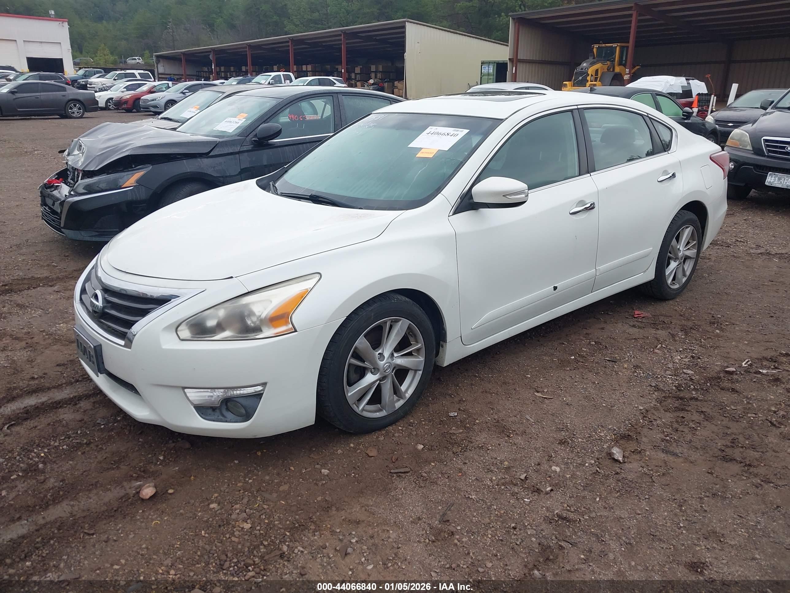 NISSAN ALTIMA image 2