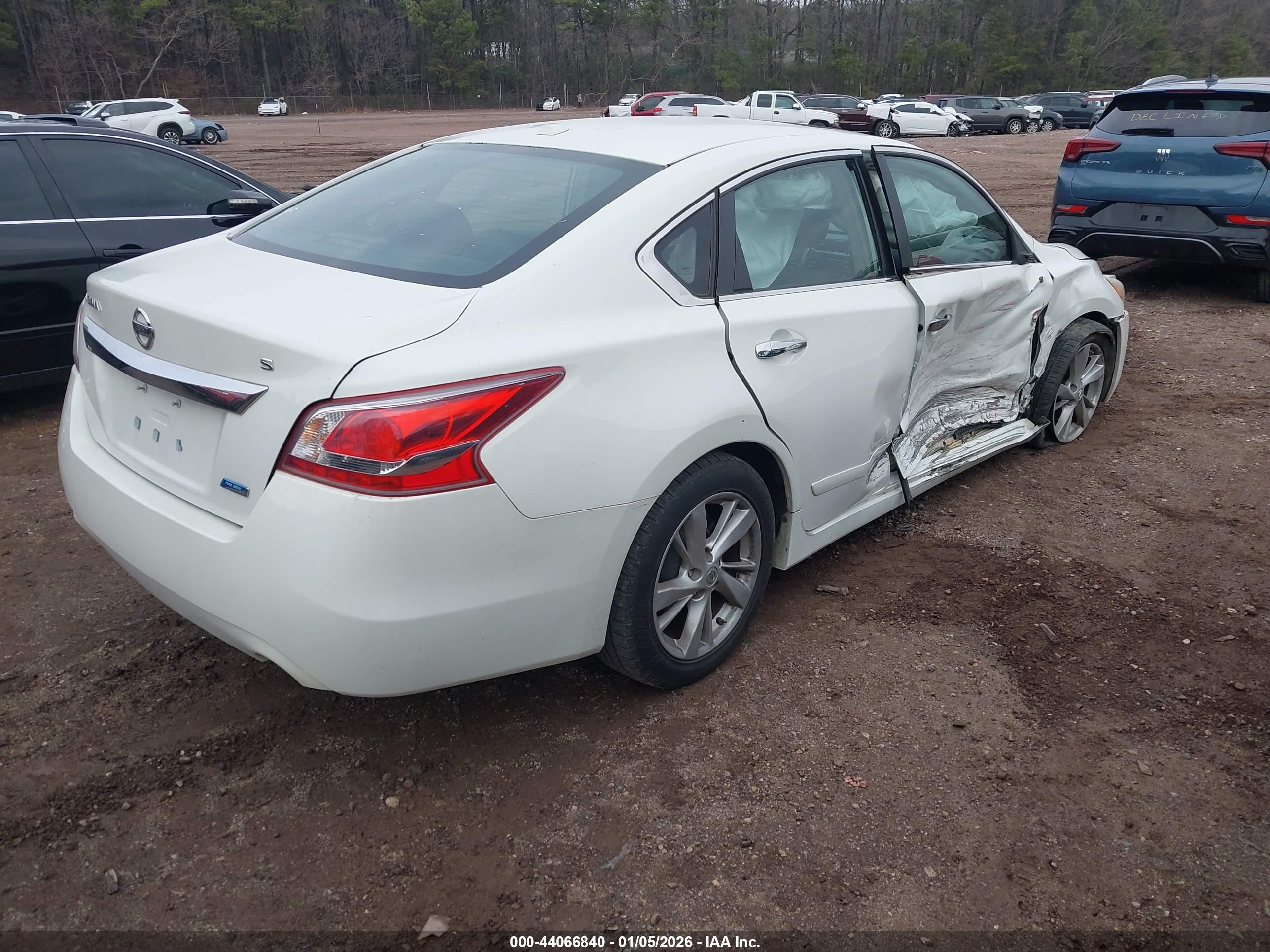 NISSAN ALTIMA image 4