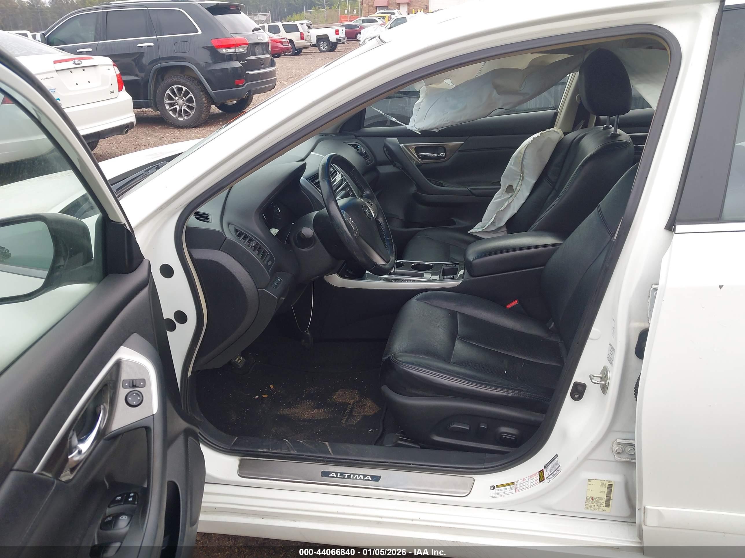 NISSAN ALTIMA image 5