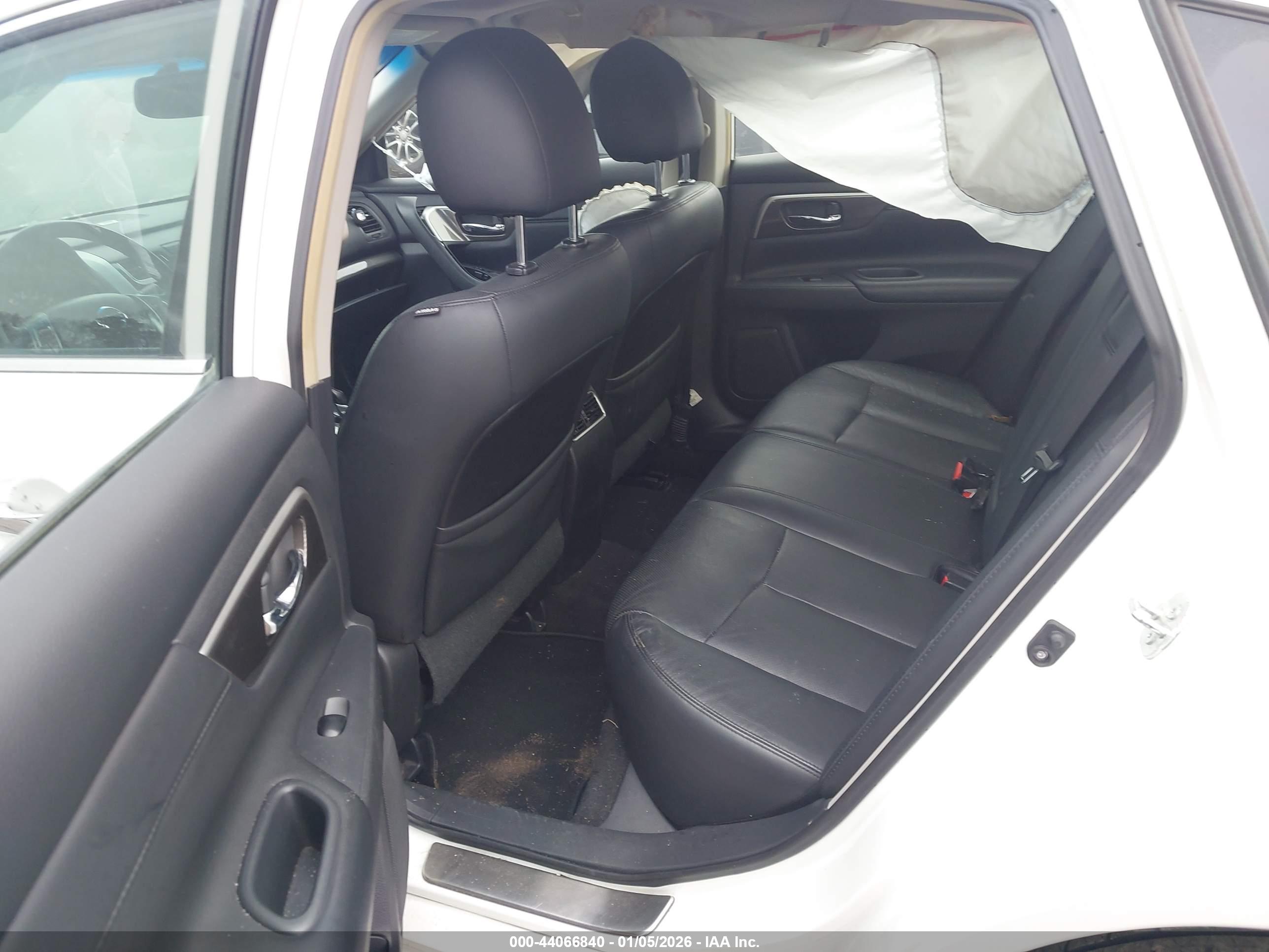 NISSAN ALTIMA image 8