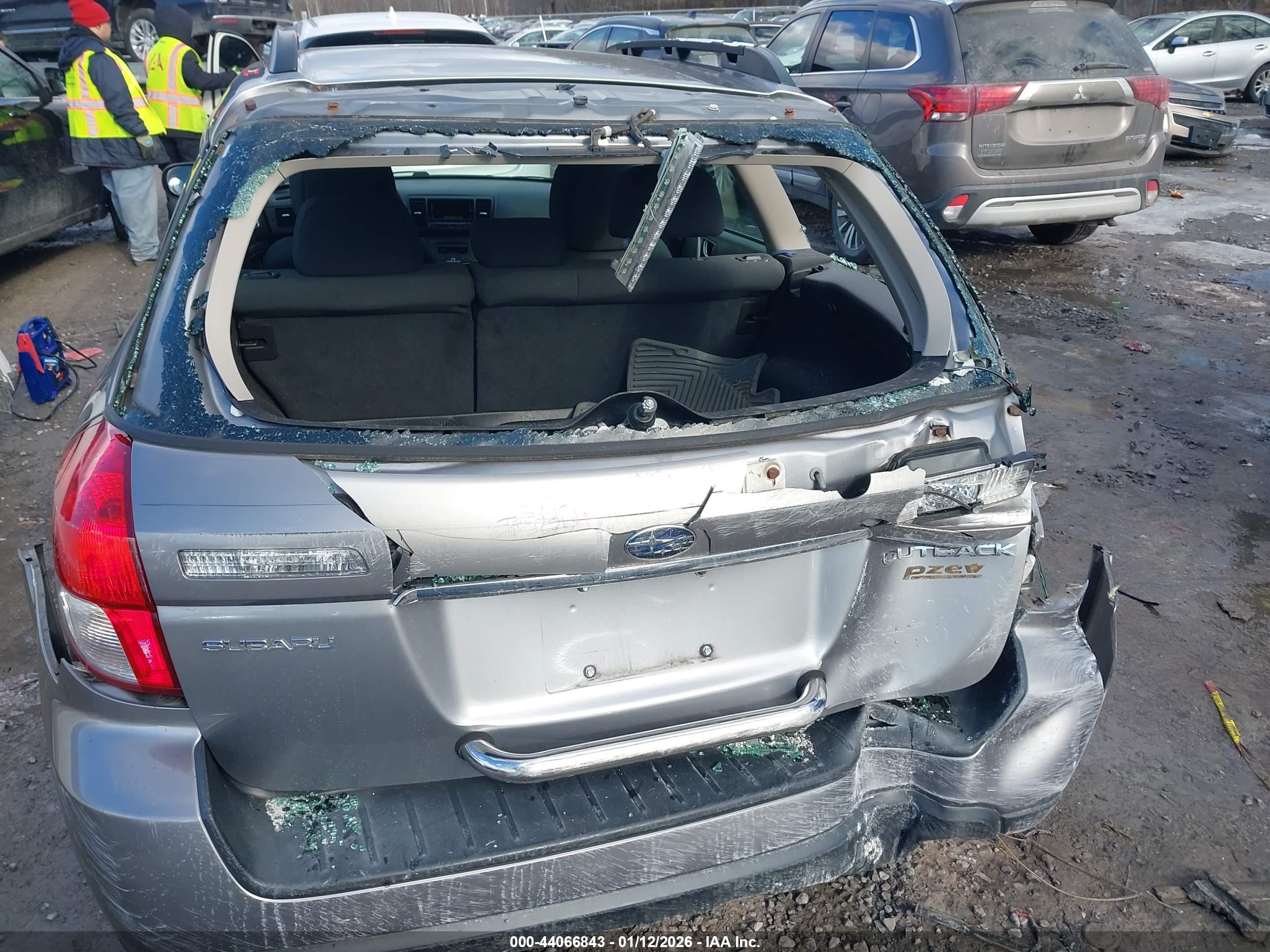 SUBARU OUTBACK image 6