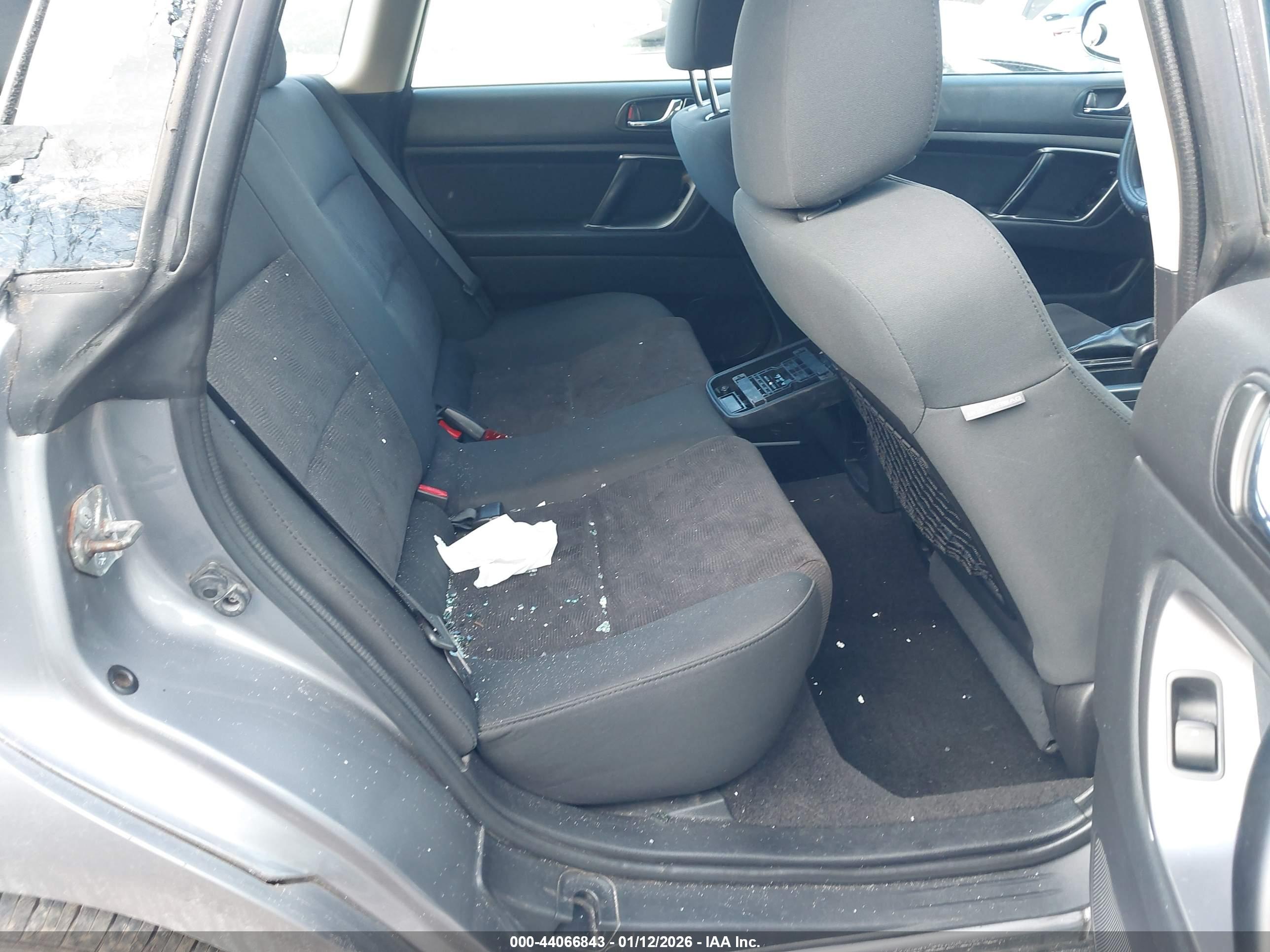 SUBARU OUTBACK image 8