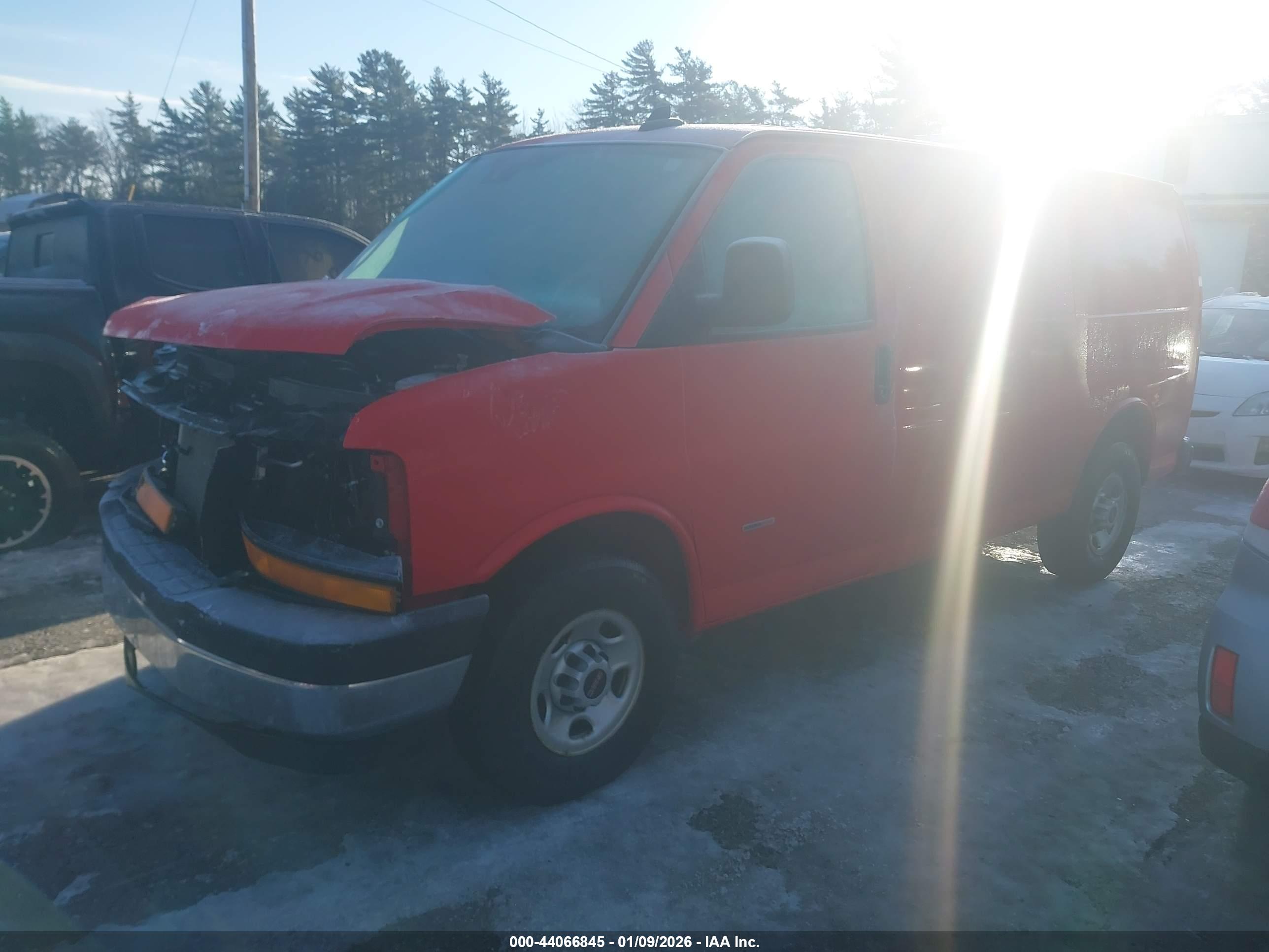 GMC SAVANA image 2