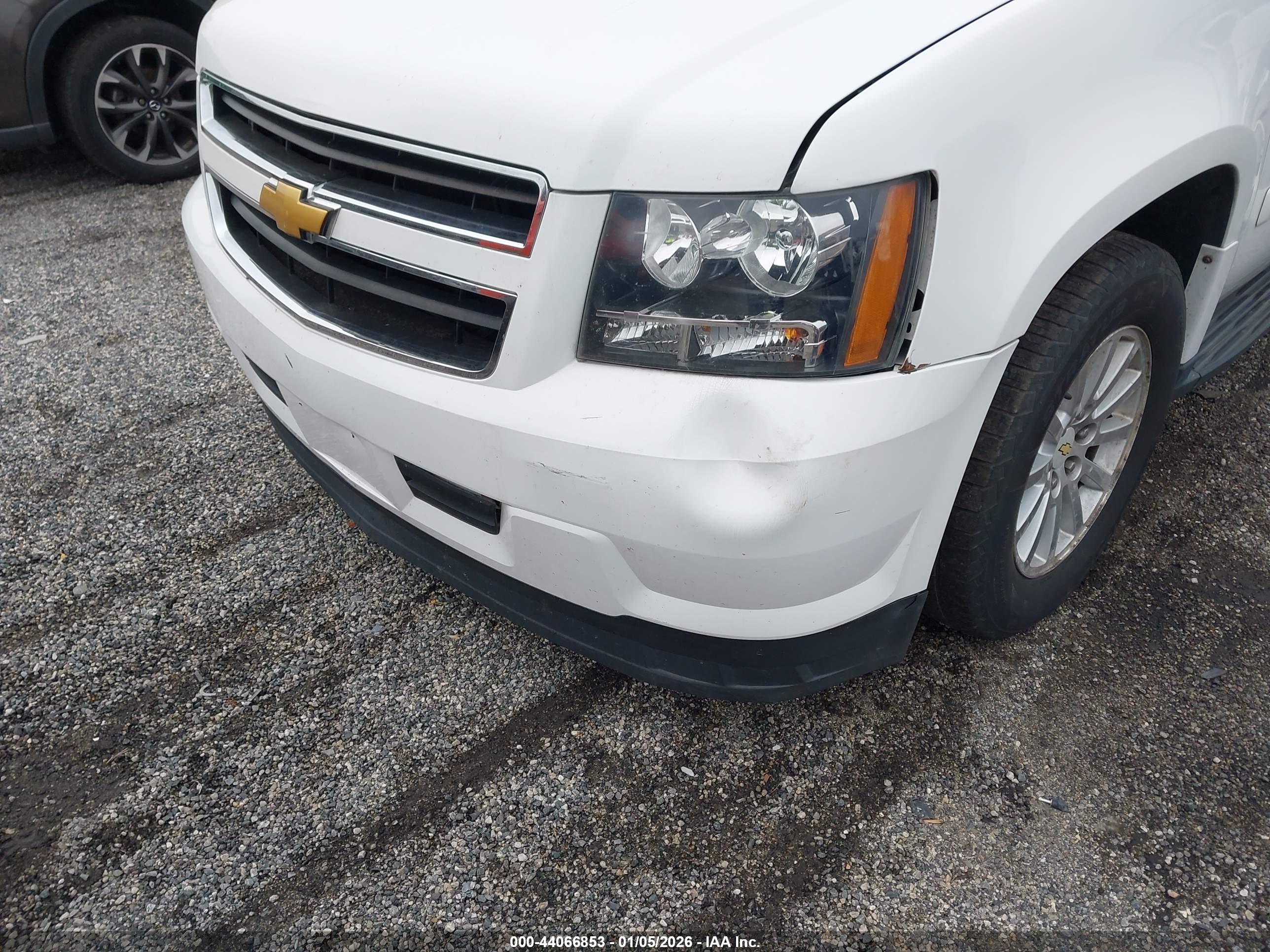 CHEVROLET TAHOE image 6