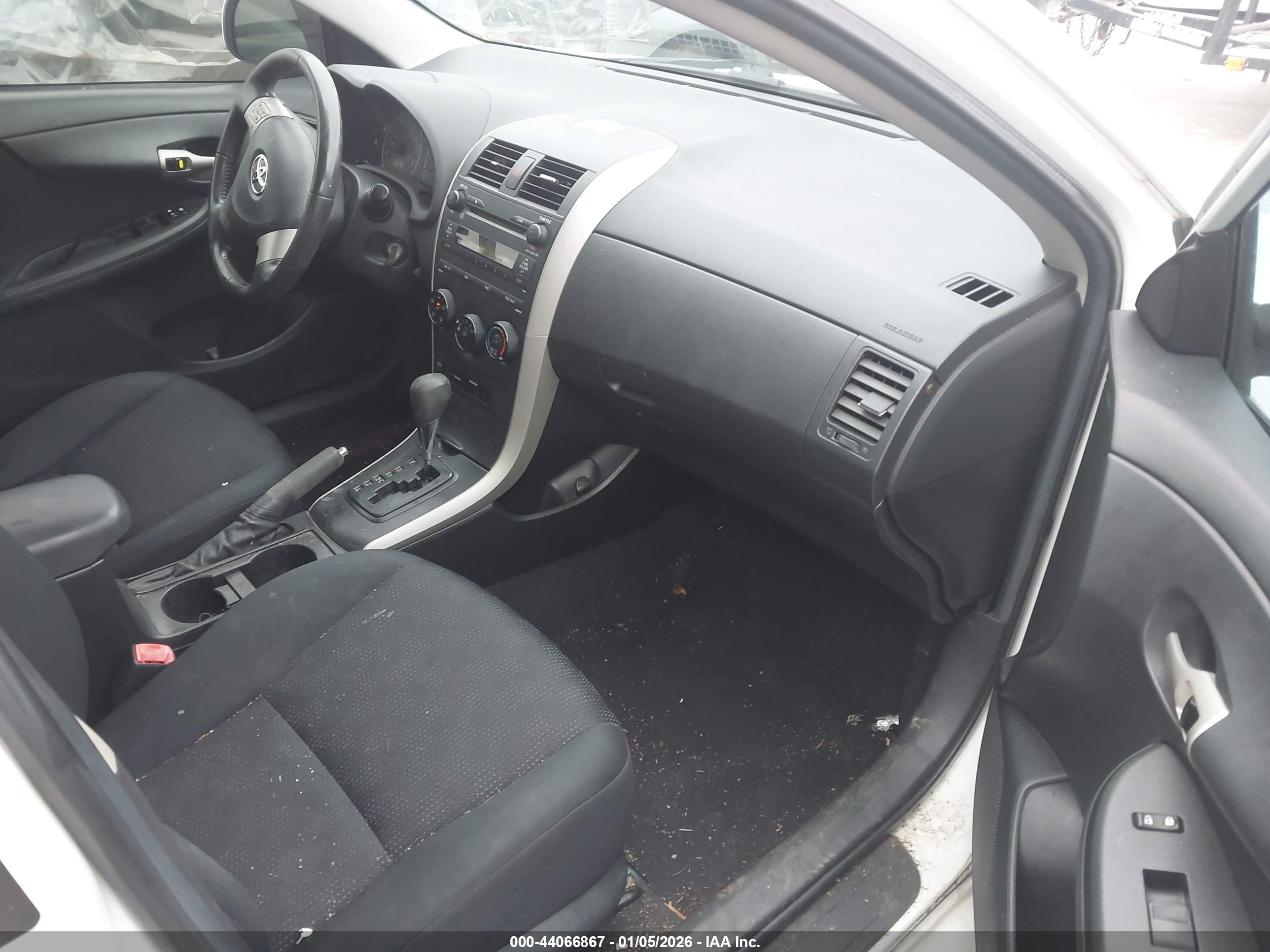 TOYOTA COROLLA image 5