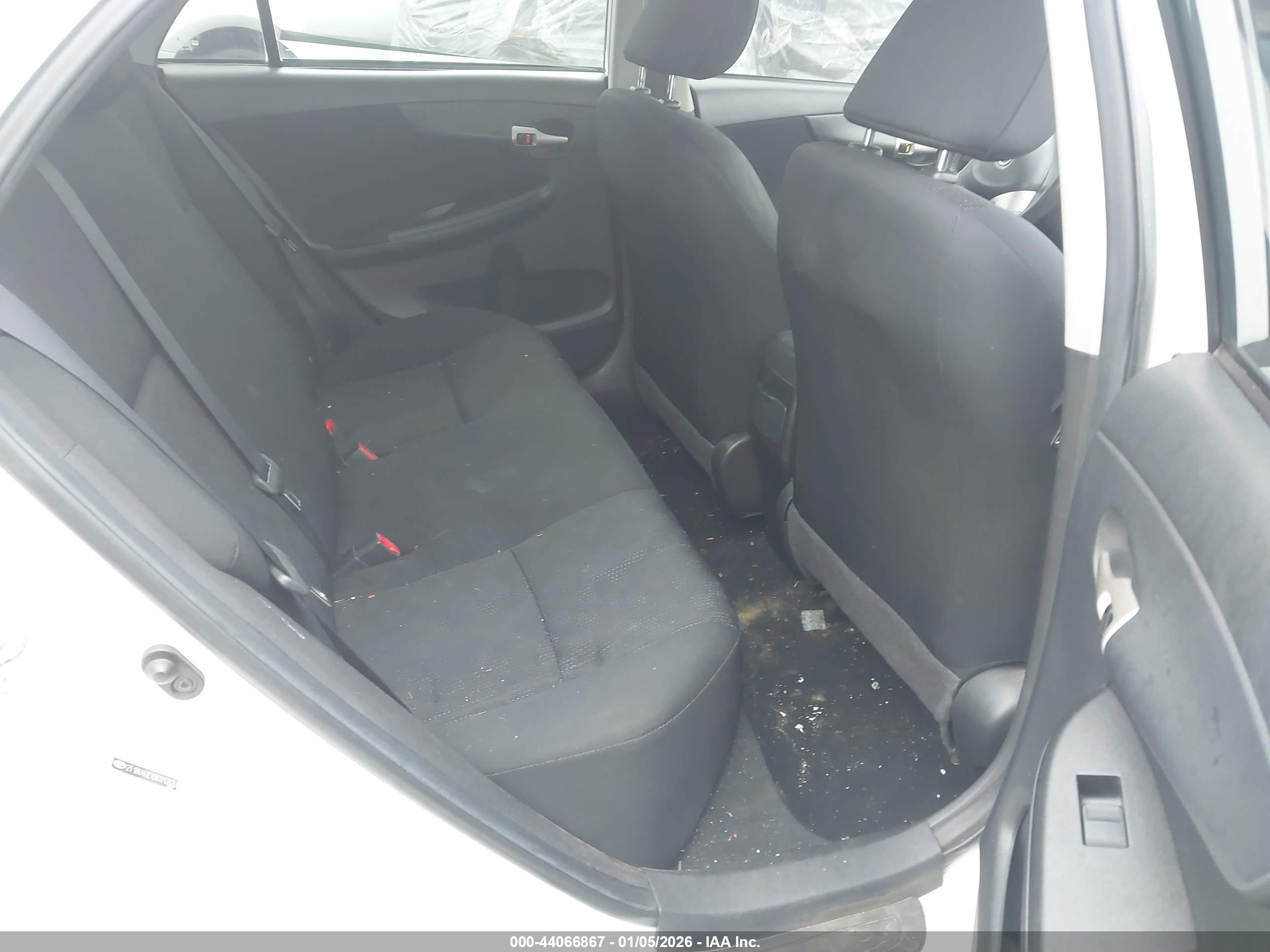 TOYOTA COROLLA image 8