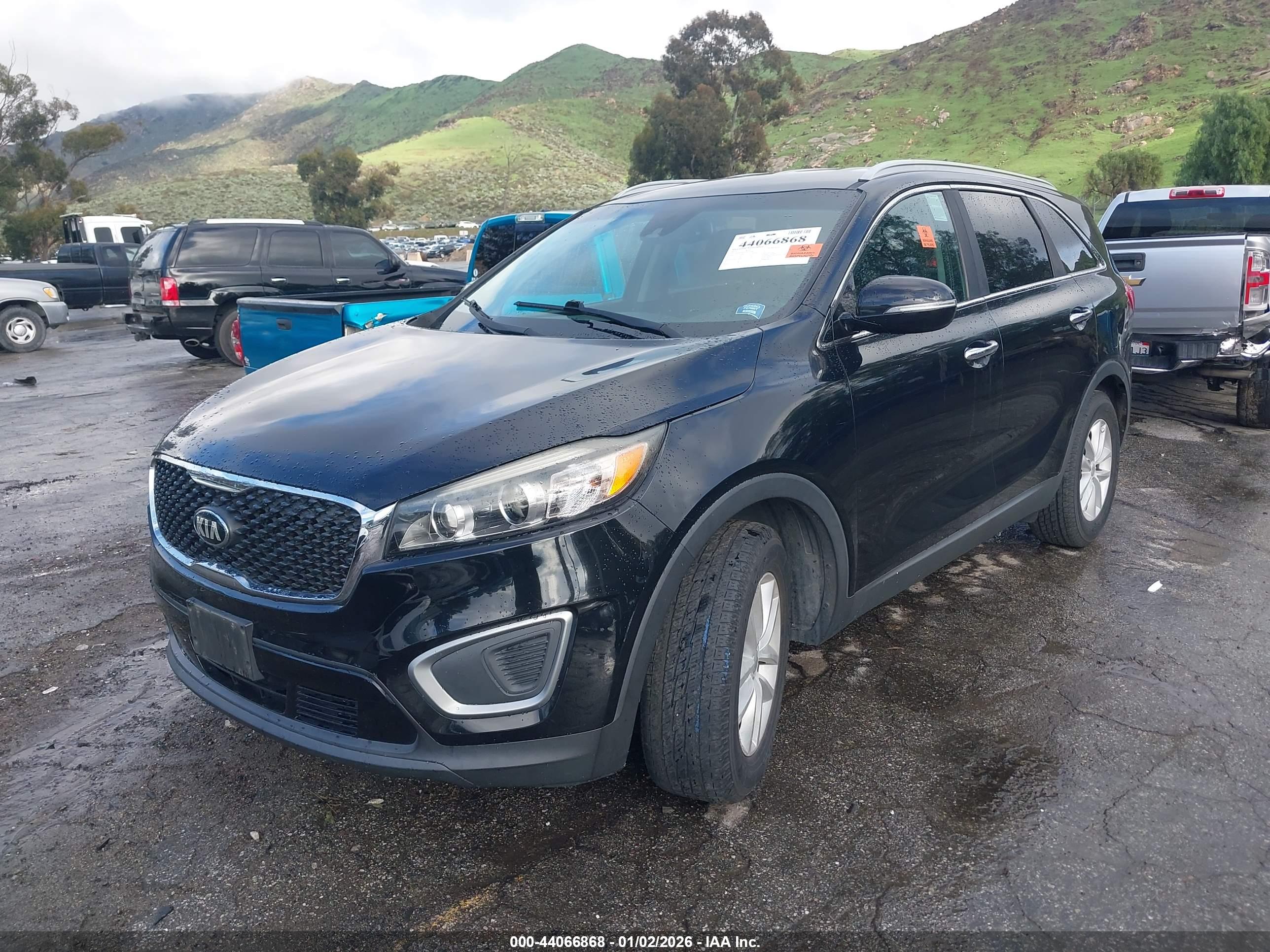 KIA SORENTO image 2
