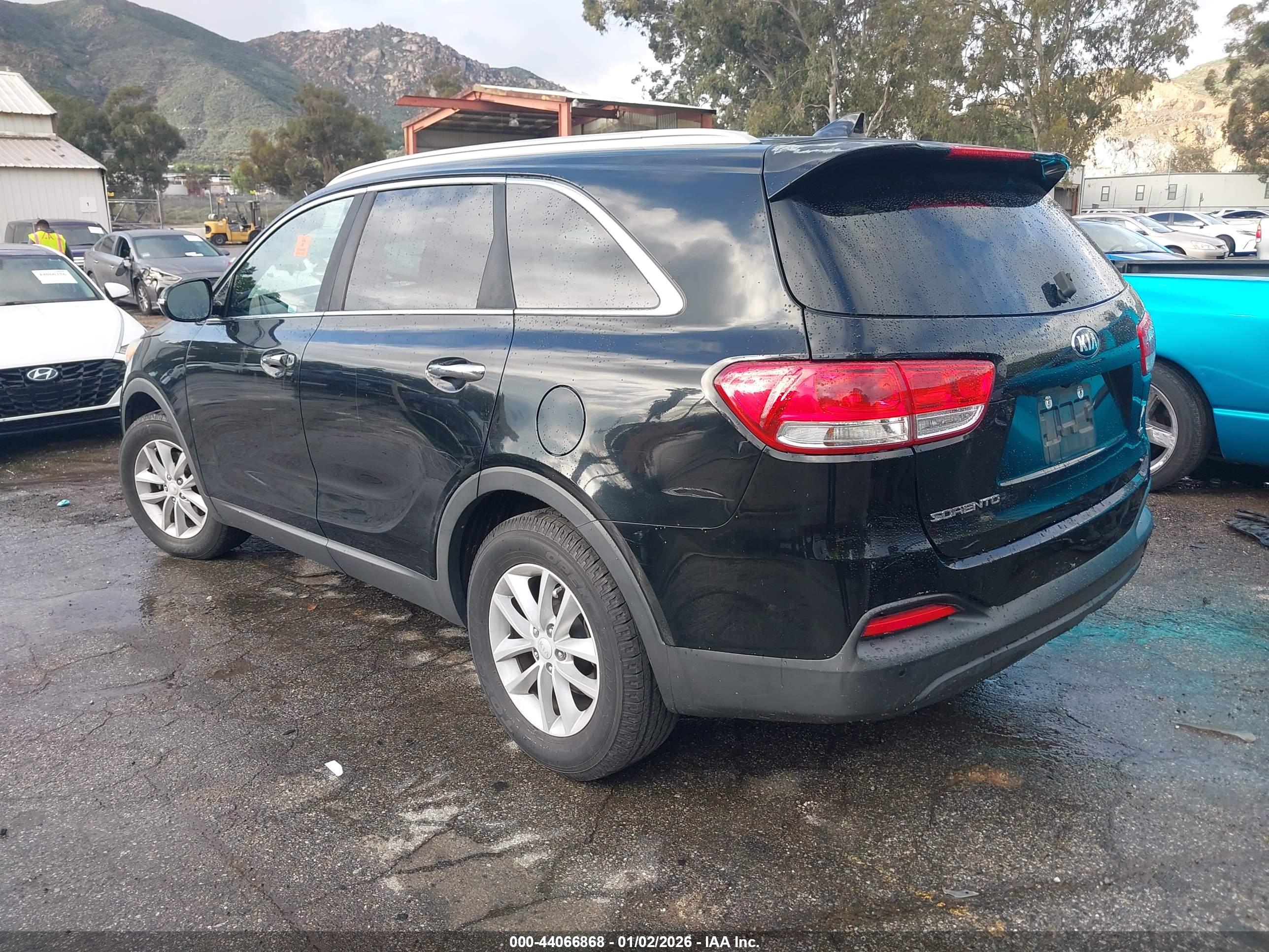 KIA SORENTO image 3