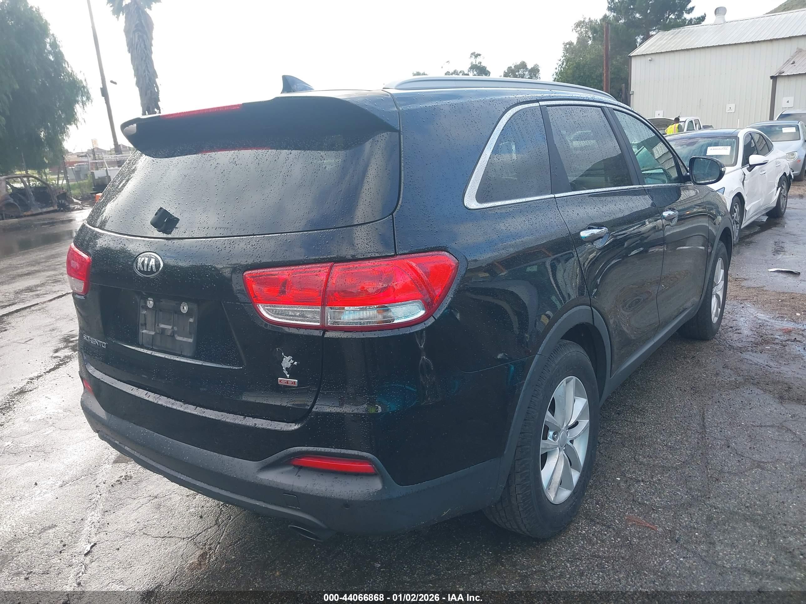 KIA SORENTO image 4