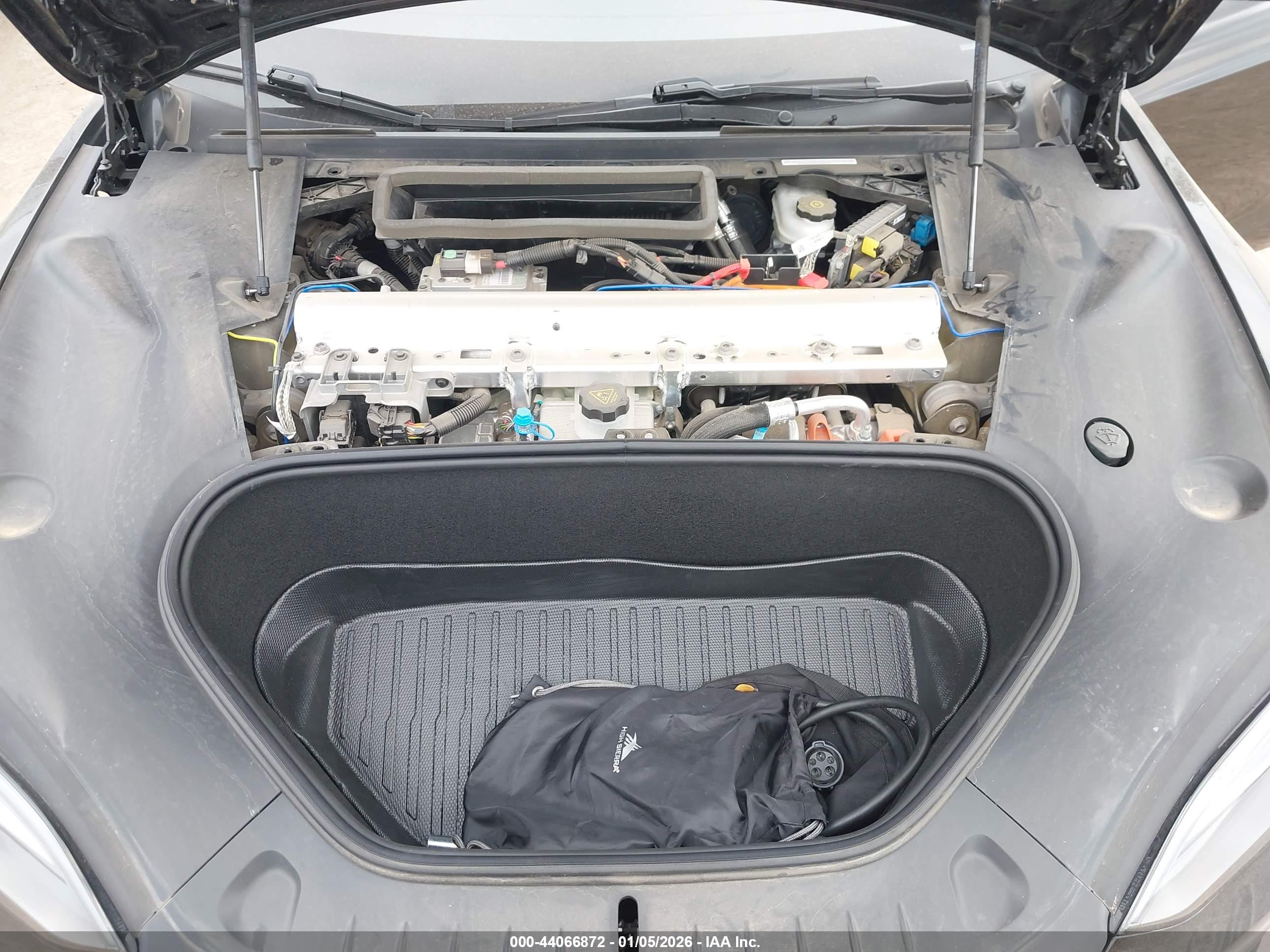 TESLA MODEL image 10