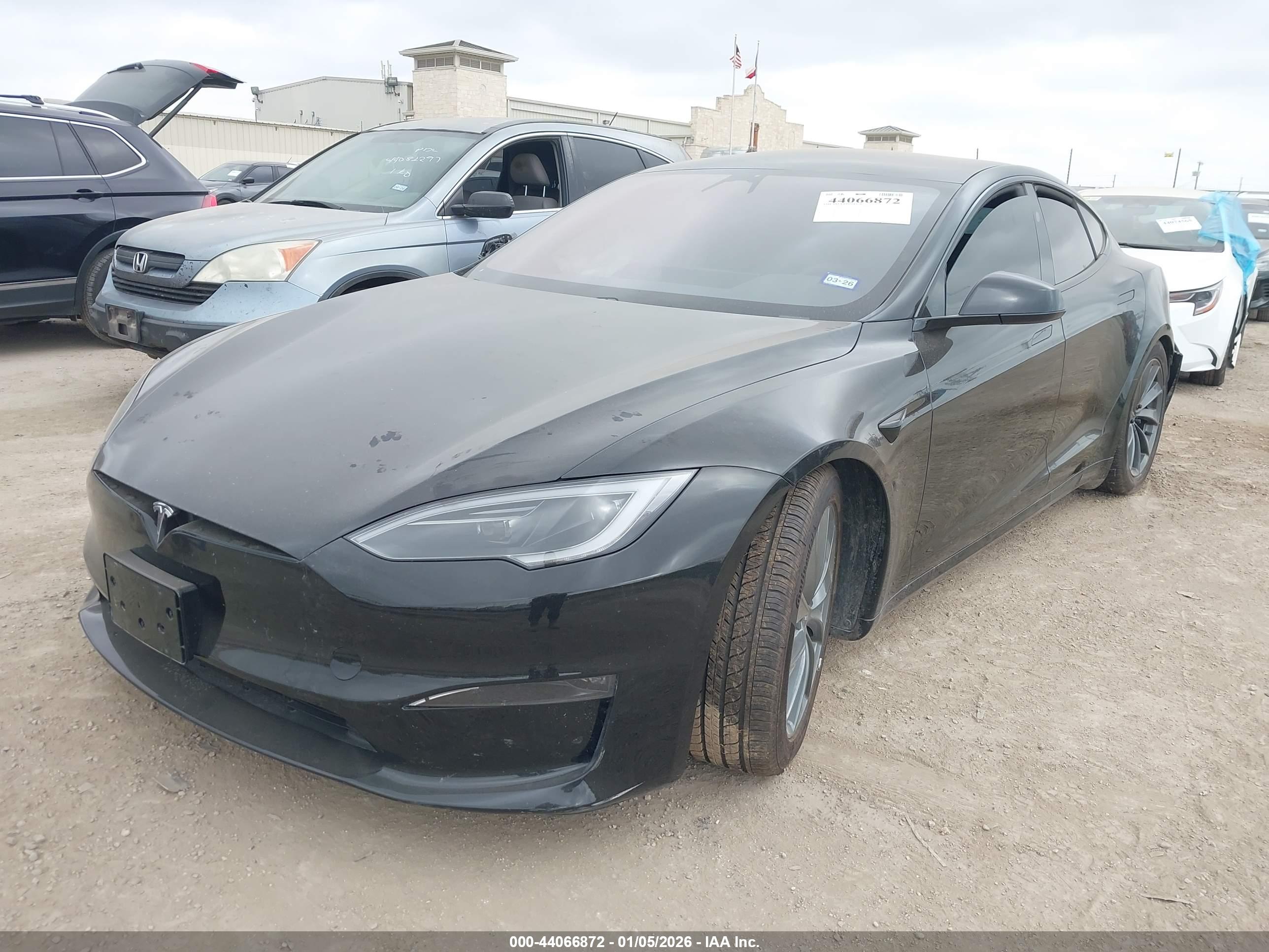 TESLA MODEL image 2