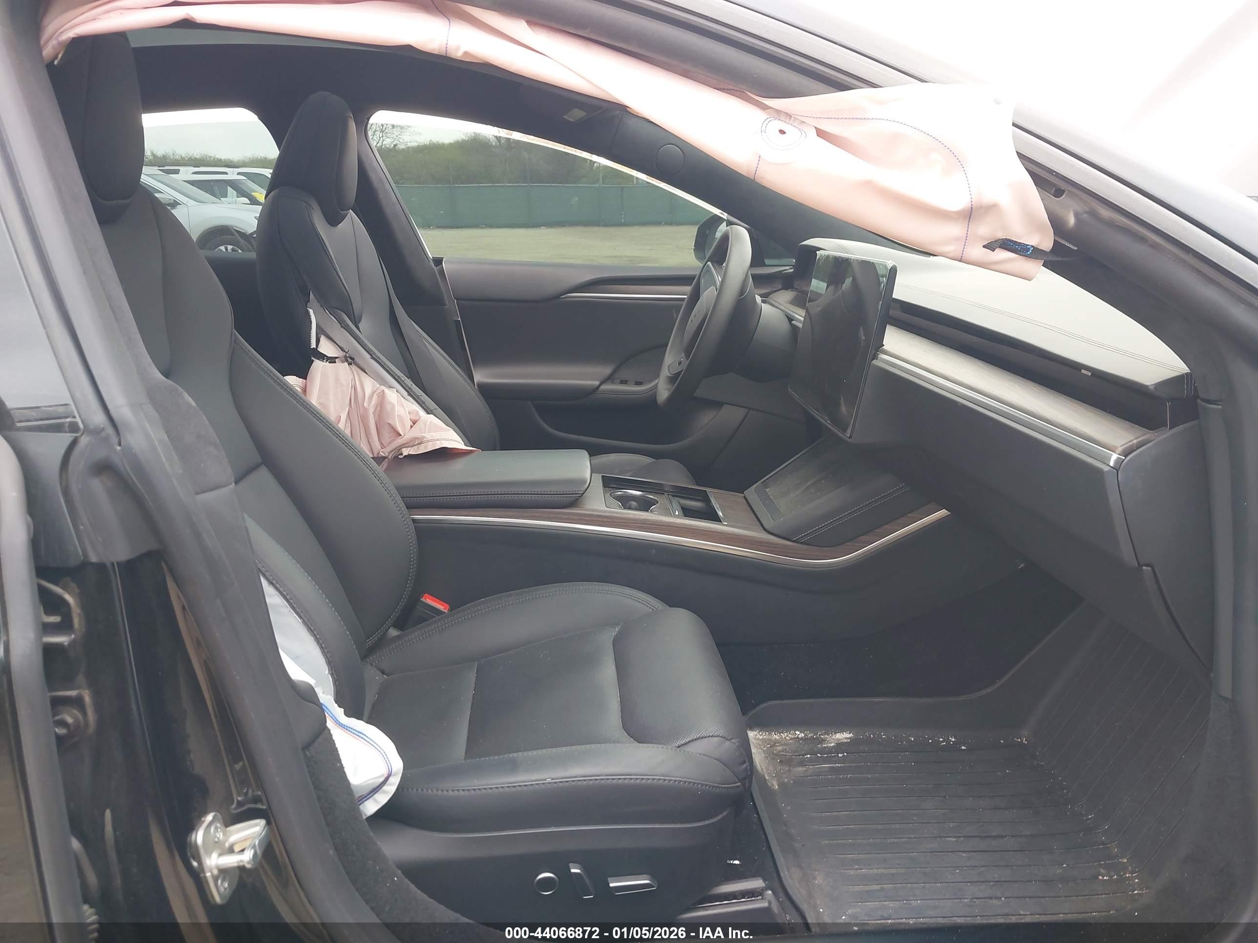 TESLA MODEL image 5