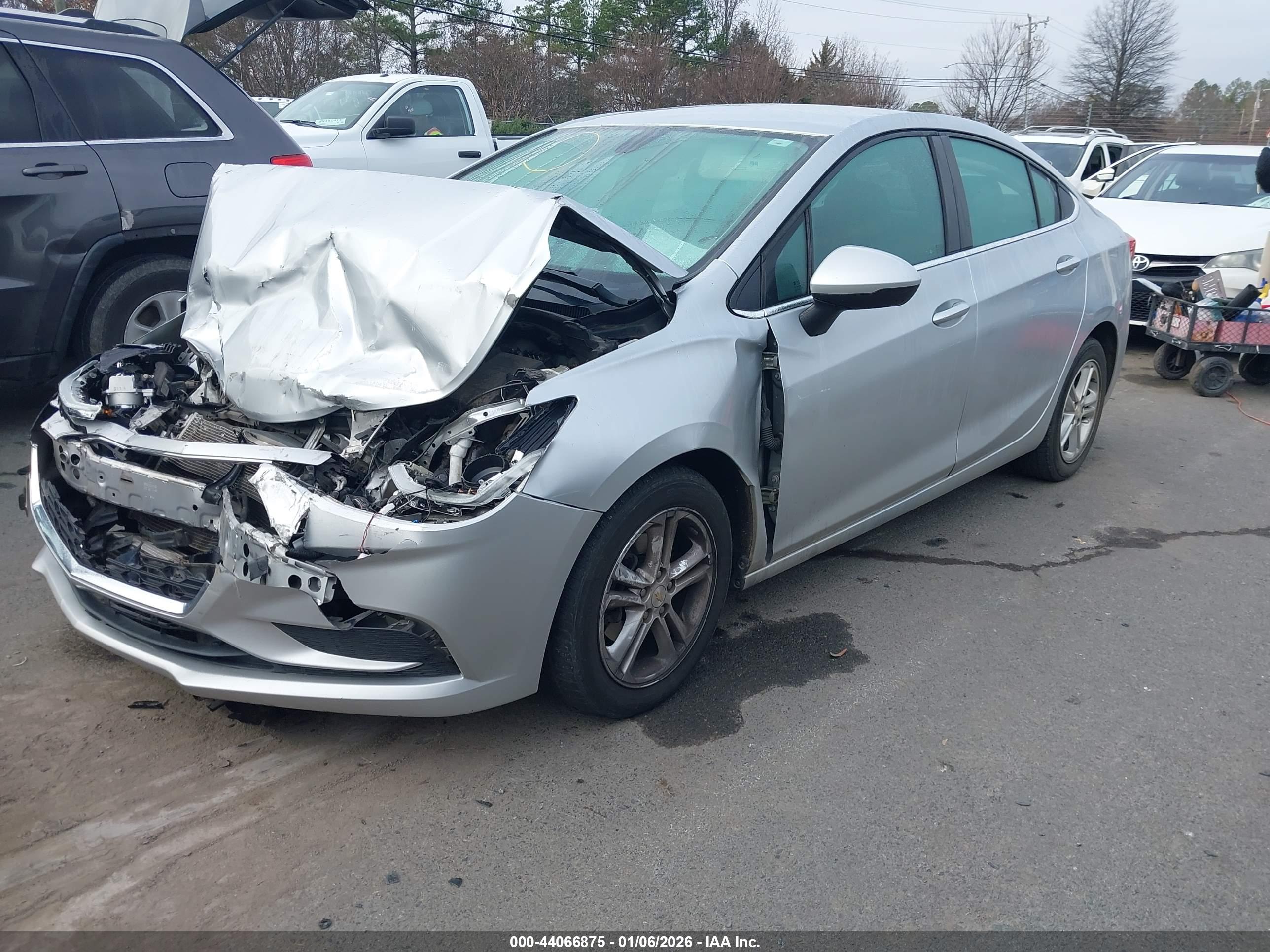 CHEVROLET CRUZE image 2