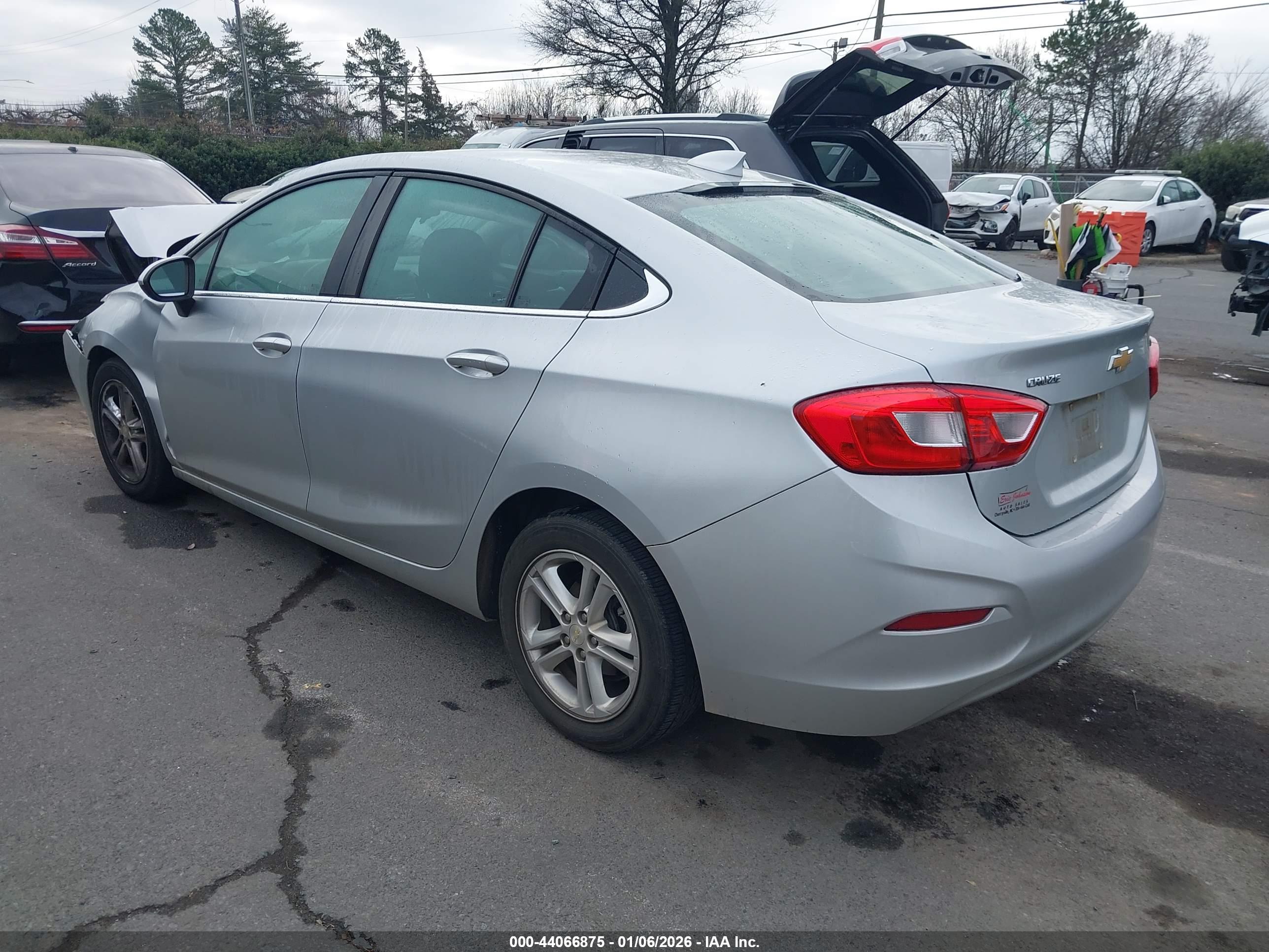 CHEVROLET CRUZE image 3
