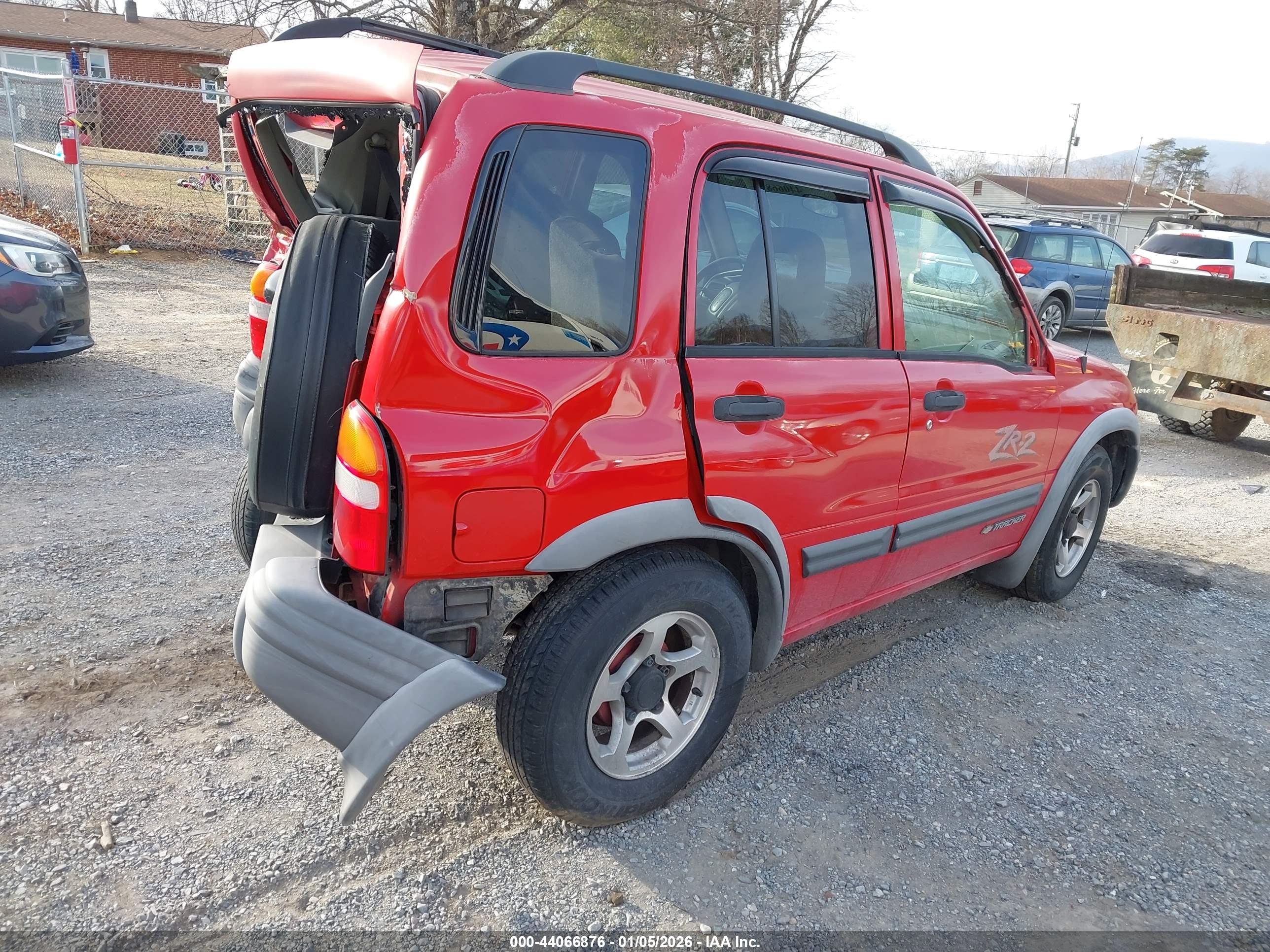 CHEVROLET TRACKER image 4