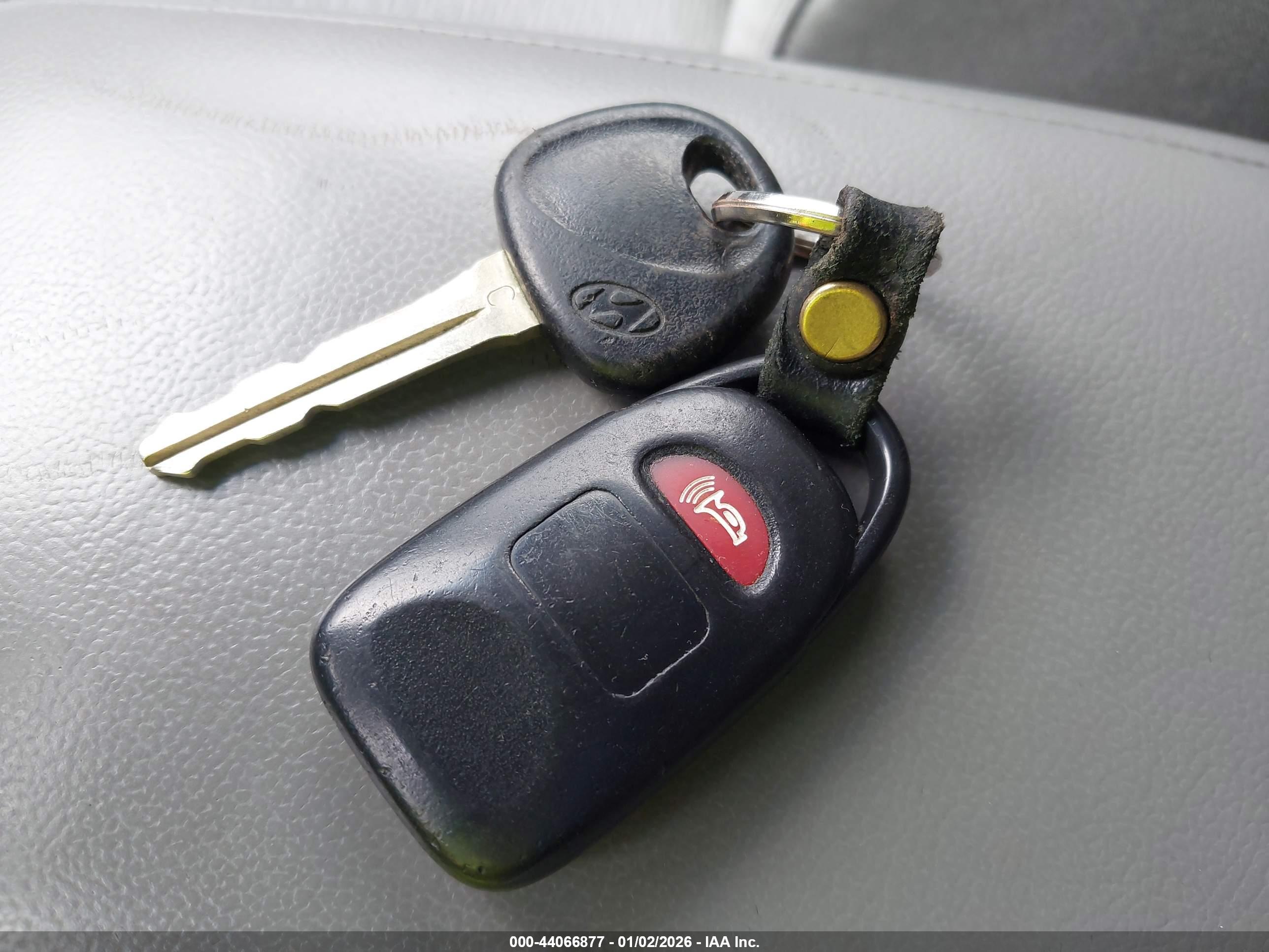 HYUNDAI SANTA image 11
