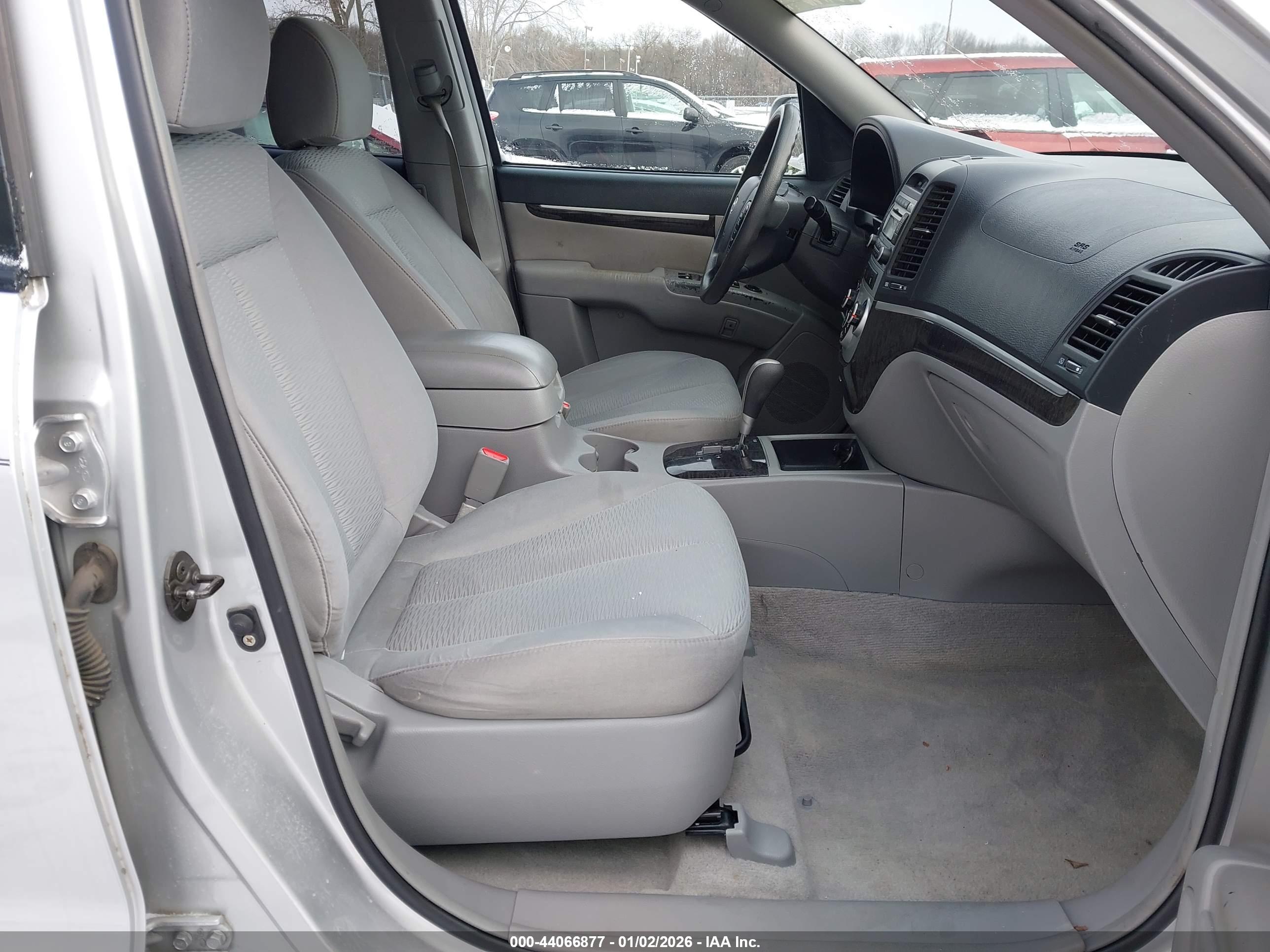 HYUNDAI SANTA image 5