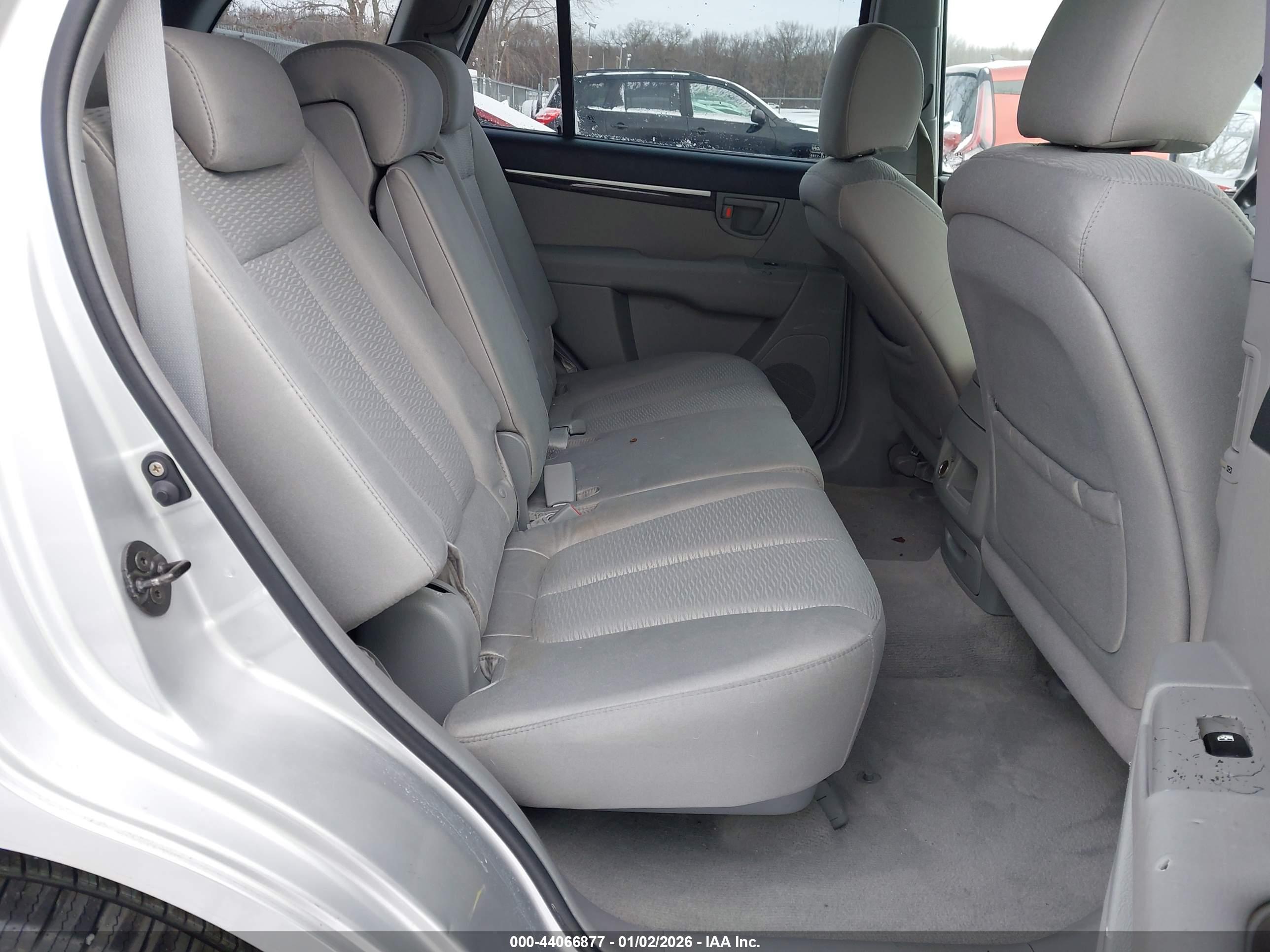 HYUNDAI SANTA image 8