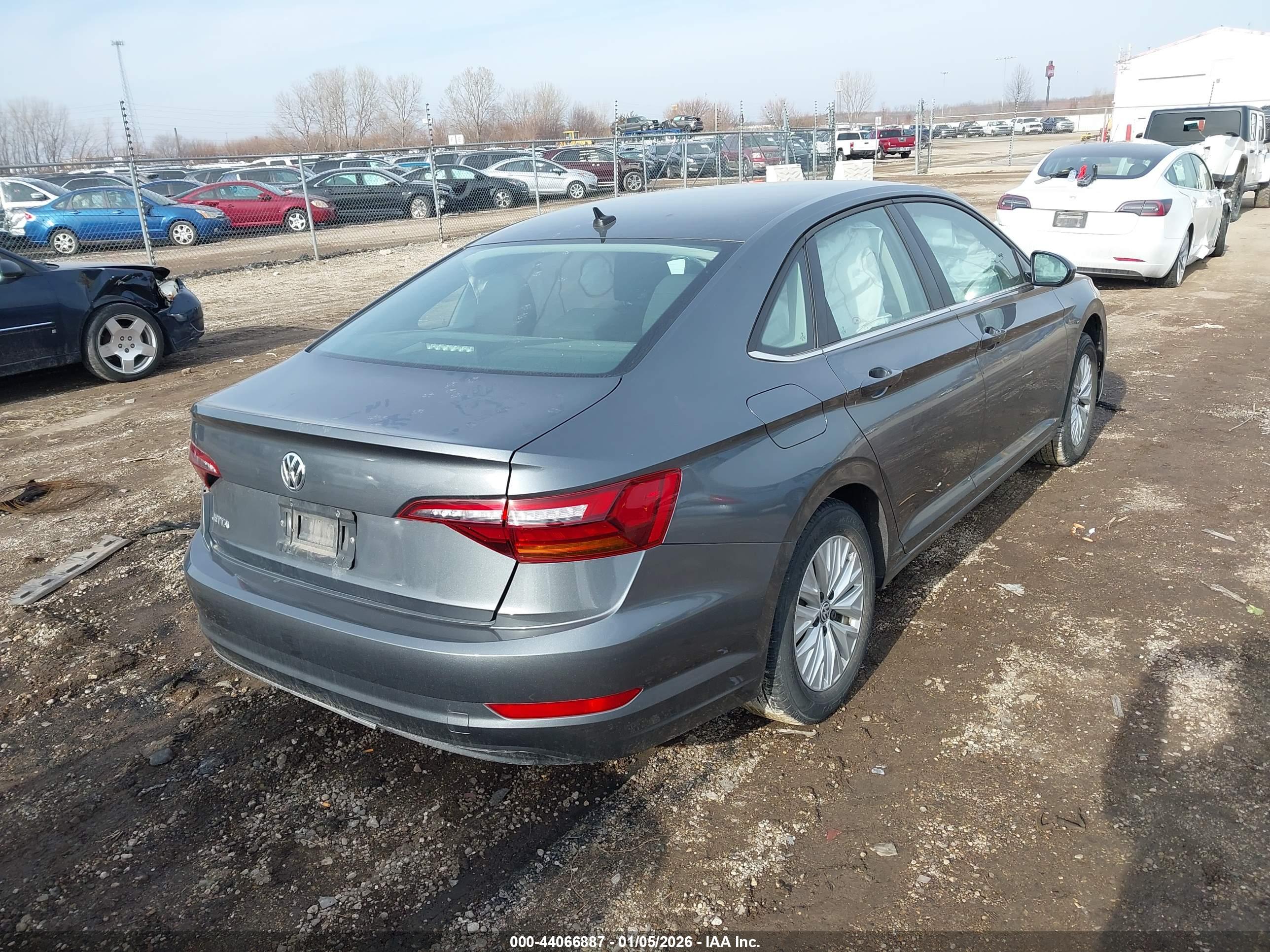 VOLKSWAGEN JETTA image 4