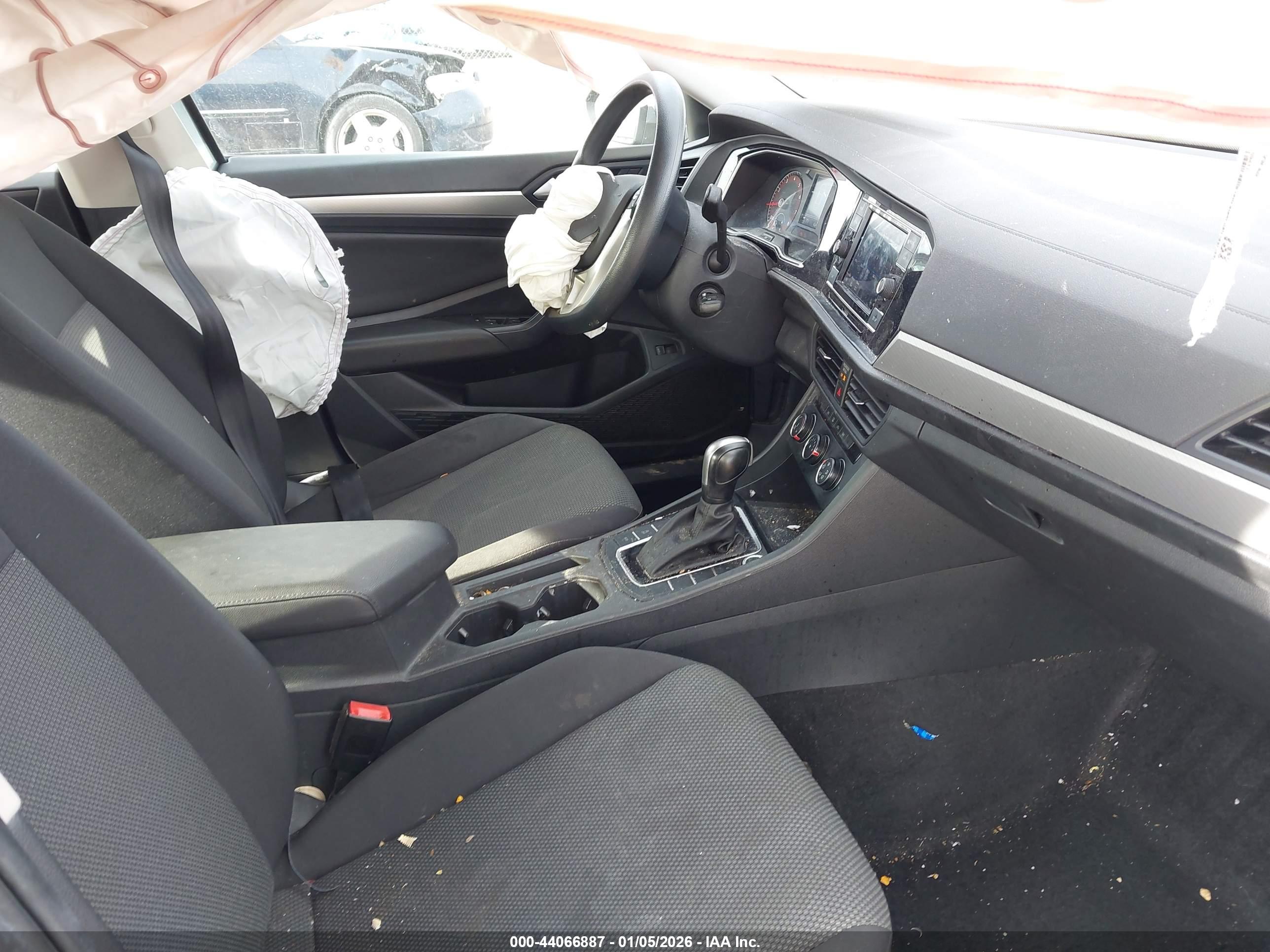 VOLKSWAGEN JETTA image 5