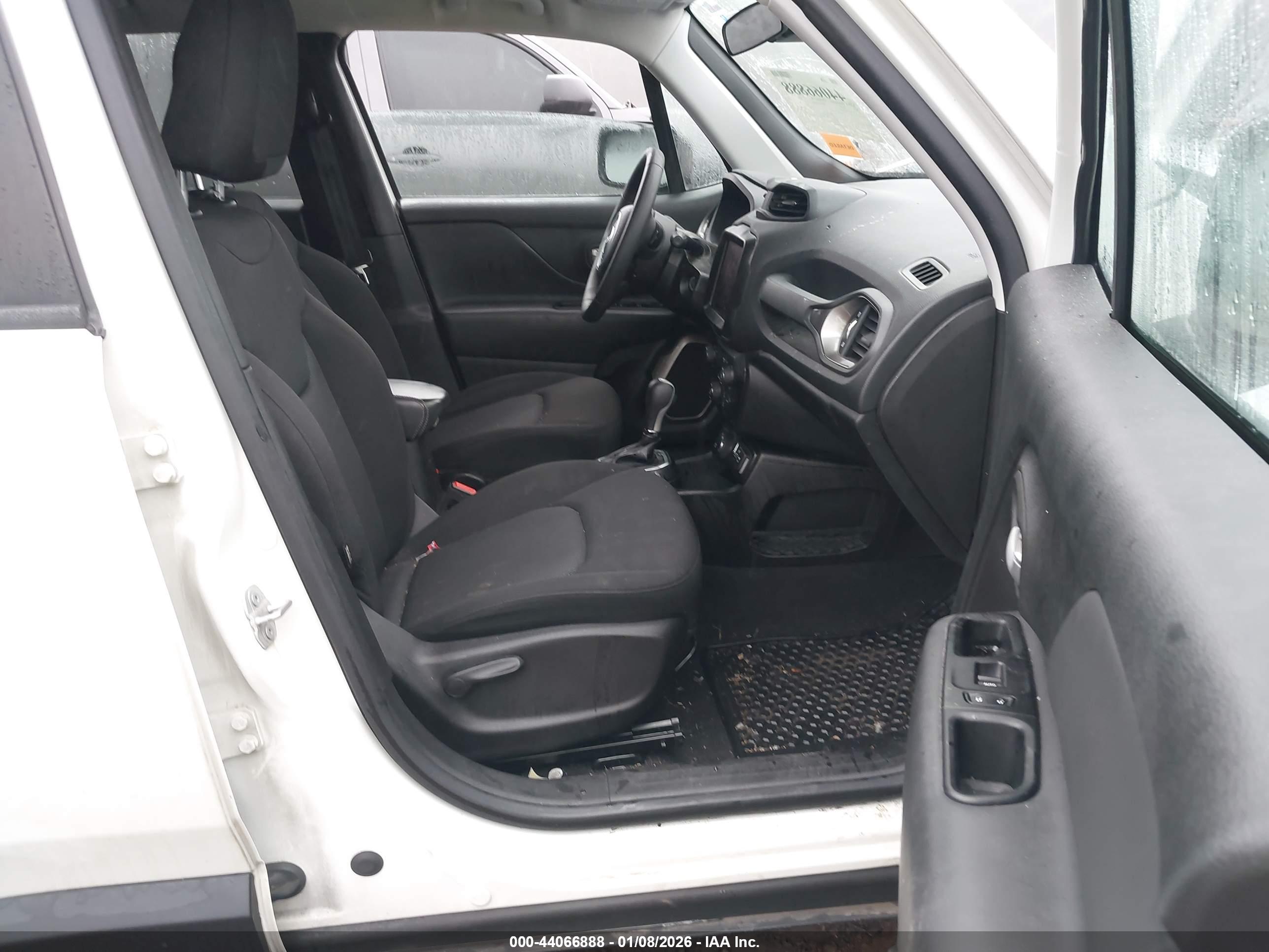JEEP RENEGADE image 5
