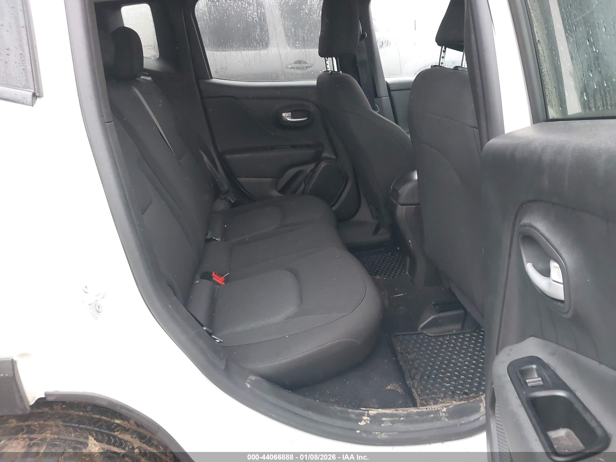 JEEP RENEGADE image 8