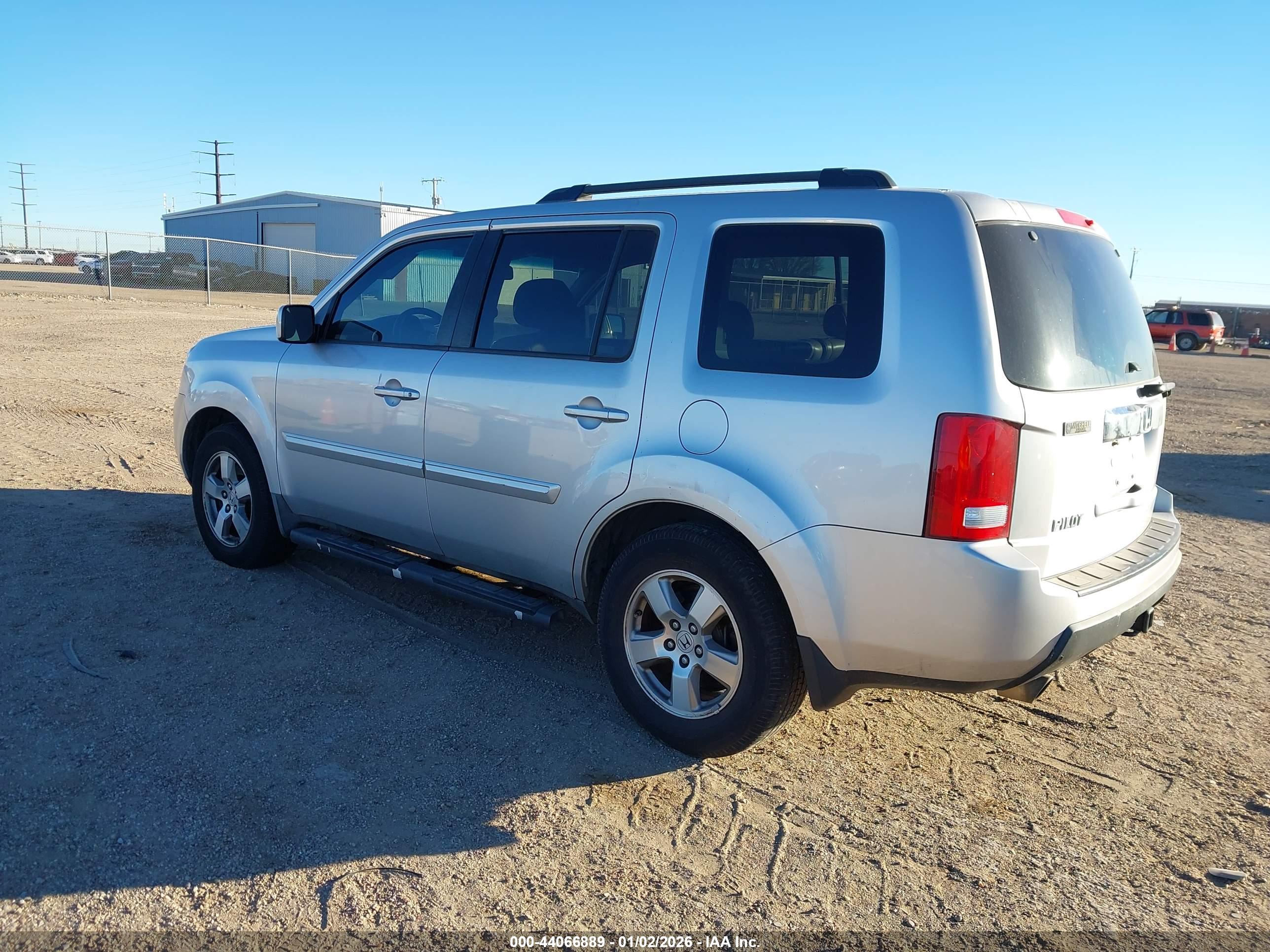 HONDA PILOT image 3