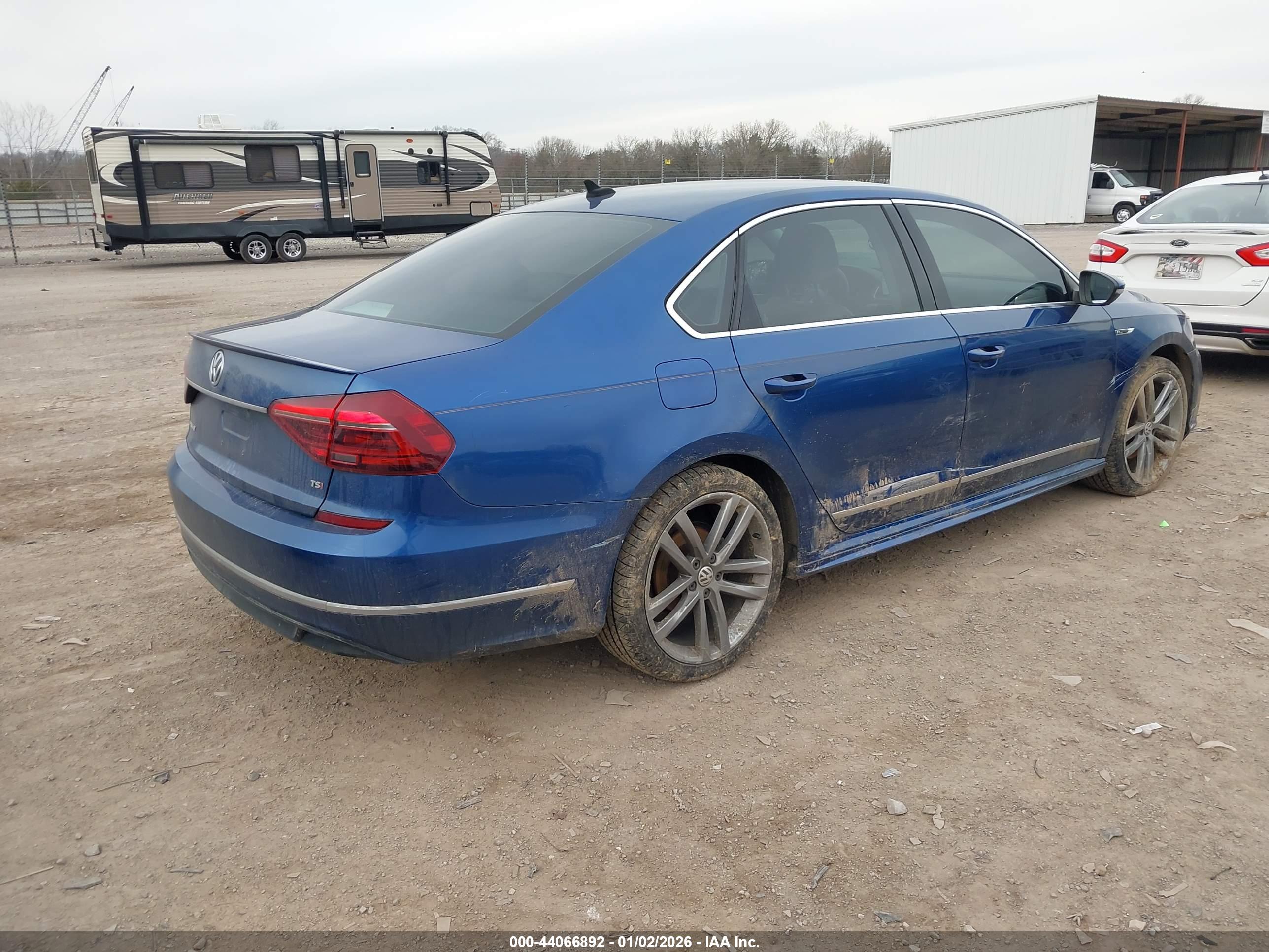 VOLKSWAGEN PASSAT image 4