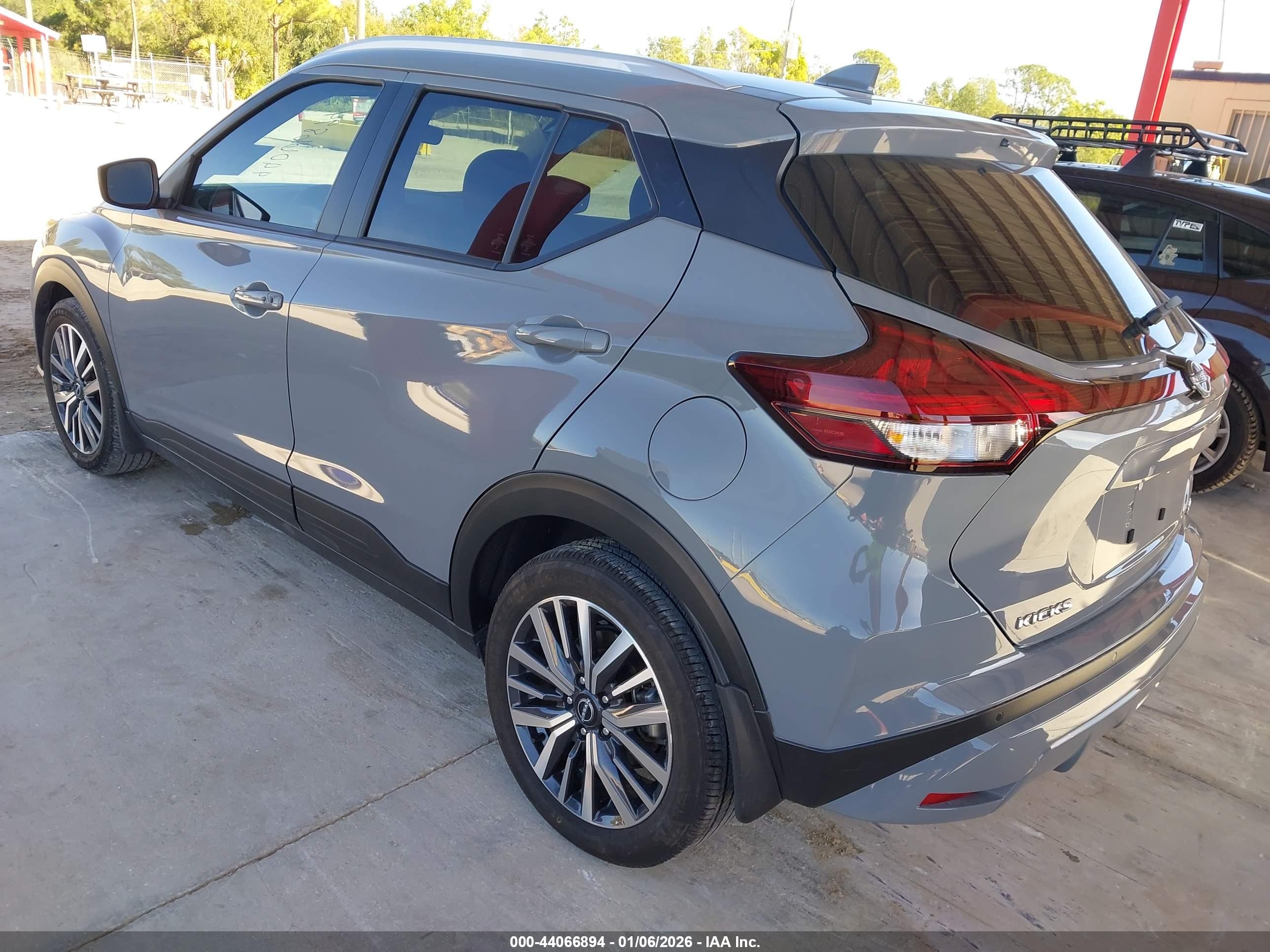 NISSAN KICKS image 3
