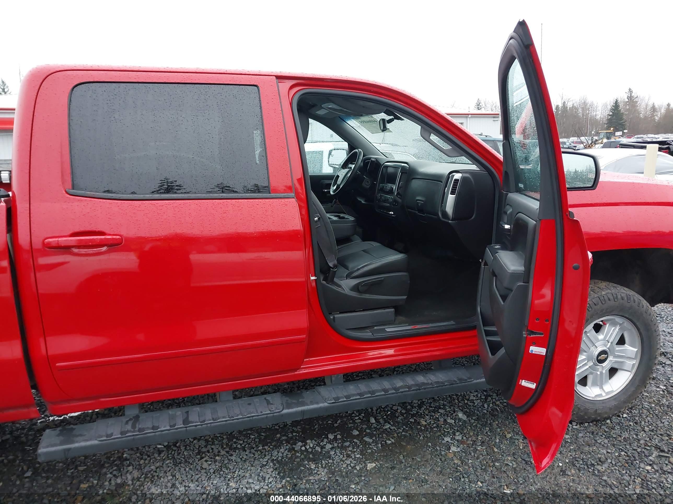 CHEVROLET SILVERADO image 5