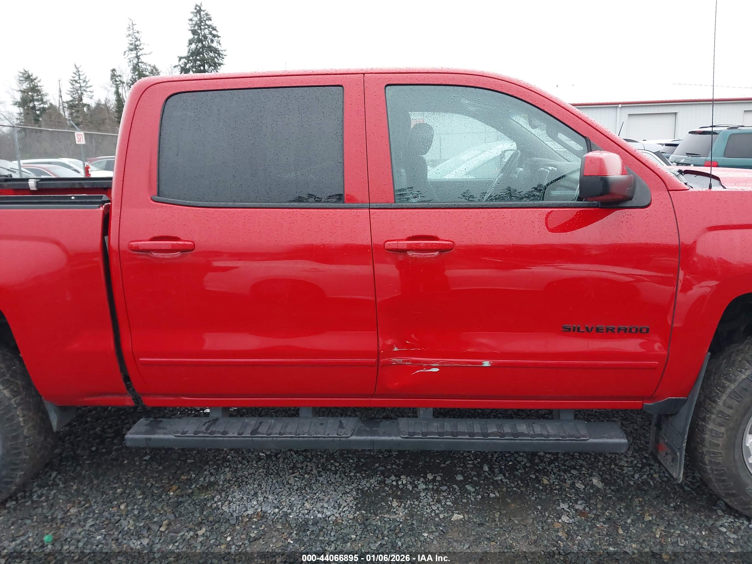 CHEVROLET SILVERADO image 6
