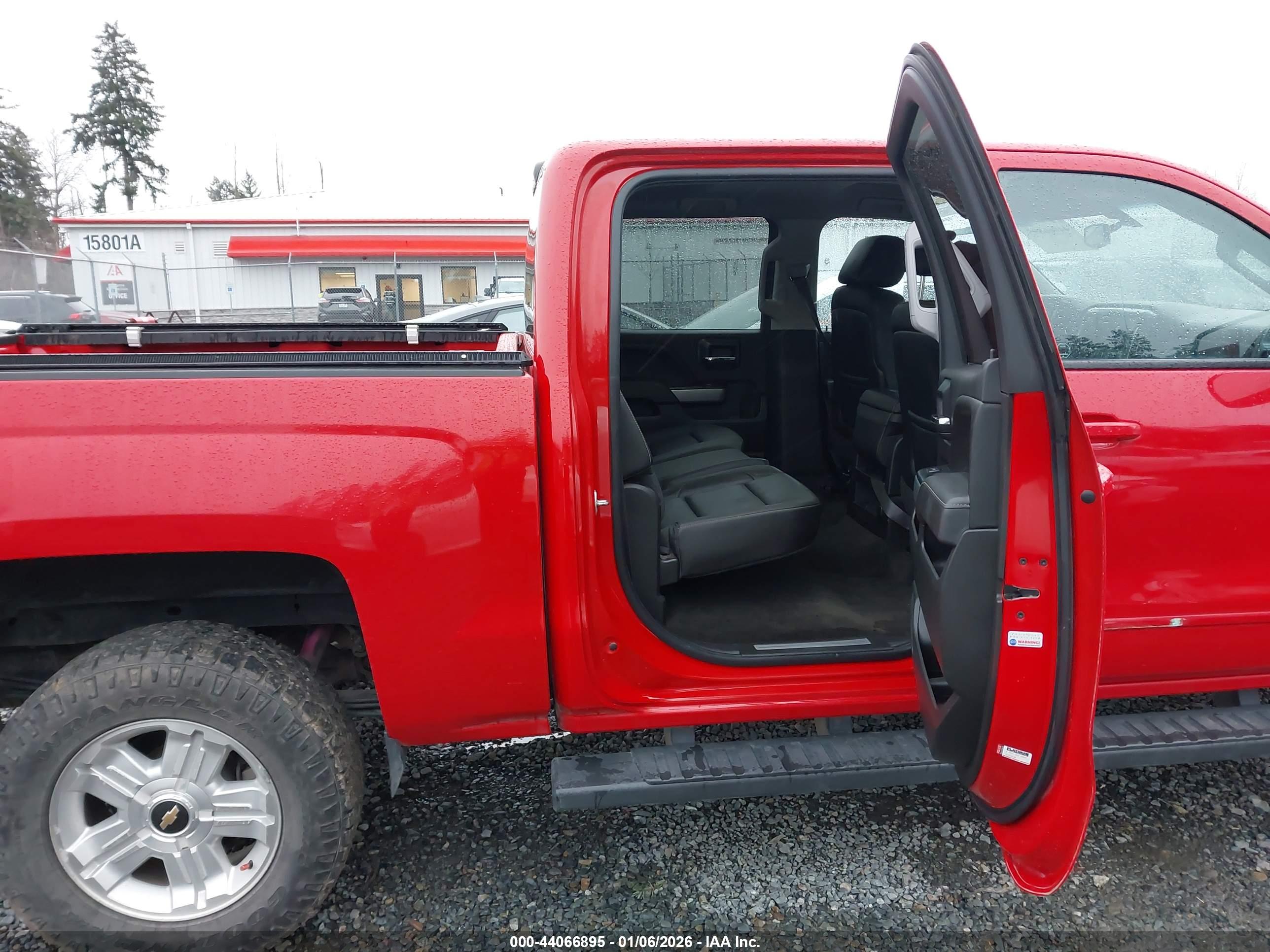CHEVROLET SILVERADO image 8