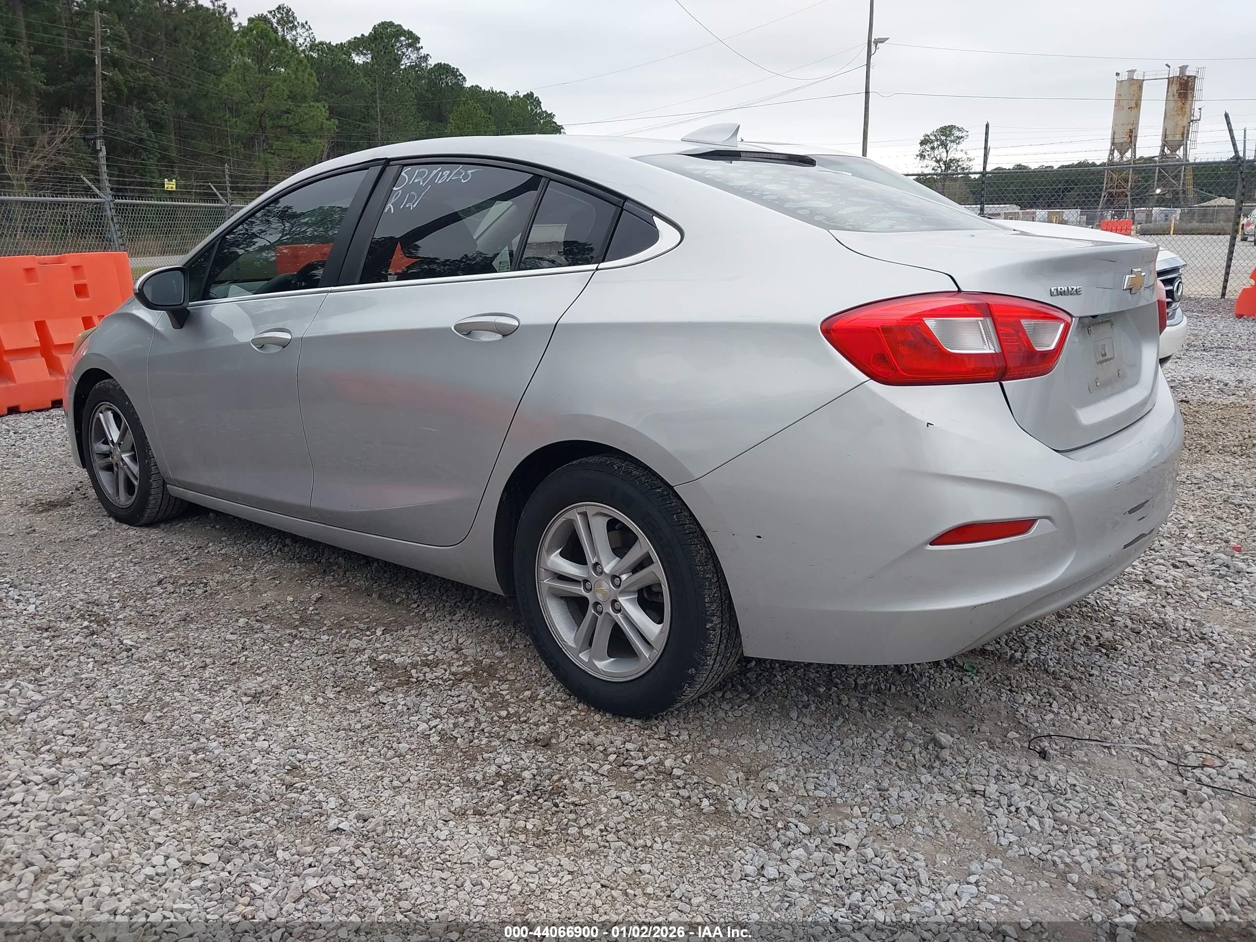 CHEVROLET CRUZE image 3