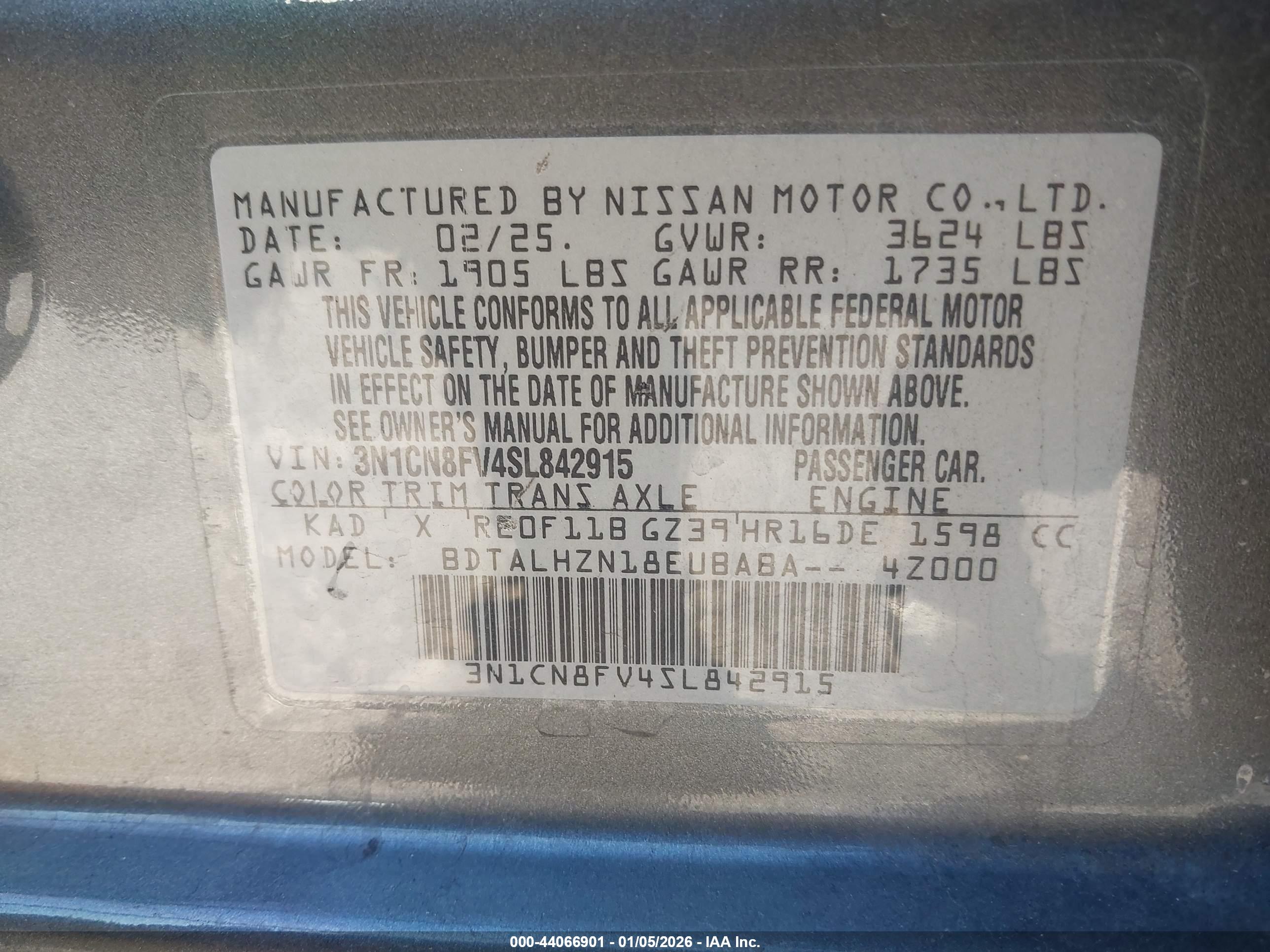 NISSAN VERSA image 9